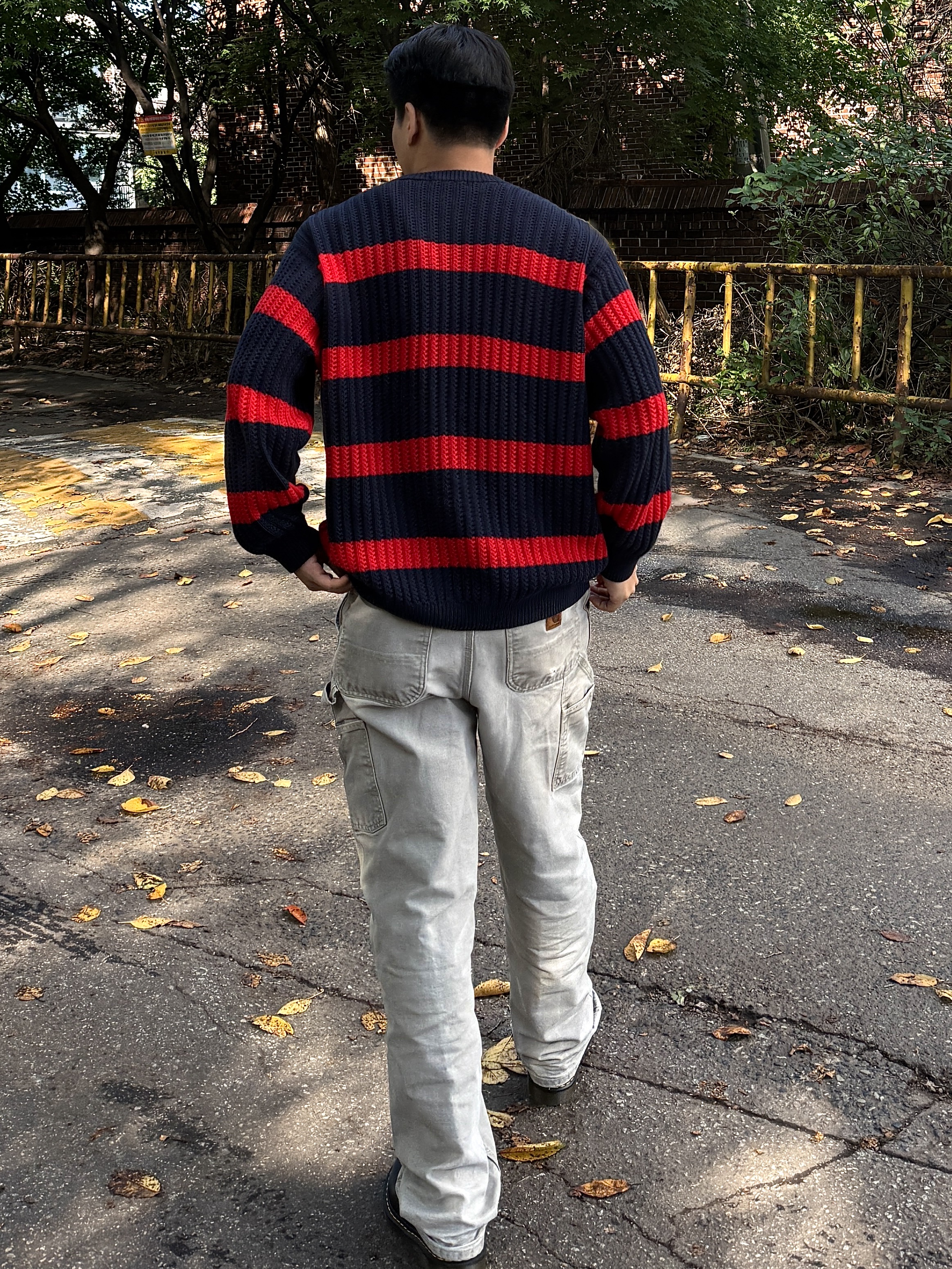 Supreme Loose Gauge Stripe Small Box Sweater Navy - 25SS, Dr. Martens 1461 Smooth Black 착용 스타일 - 2