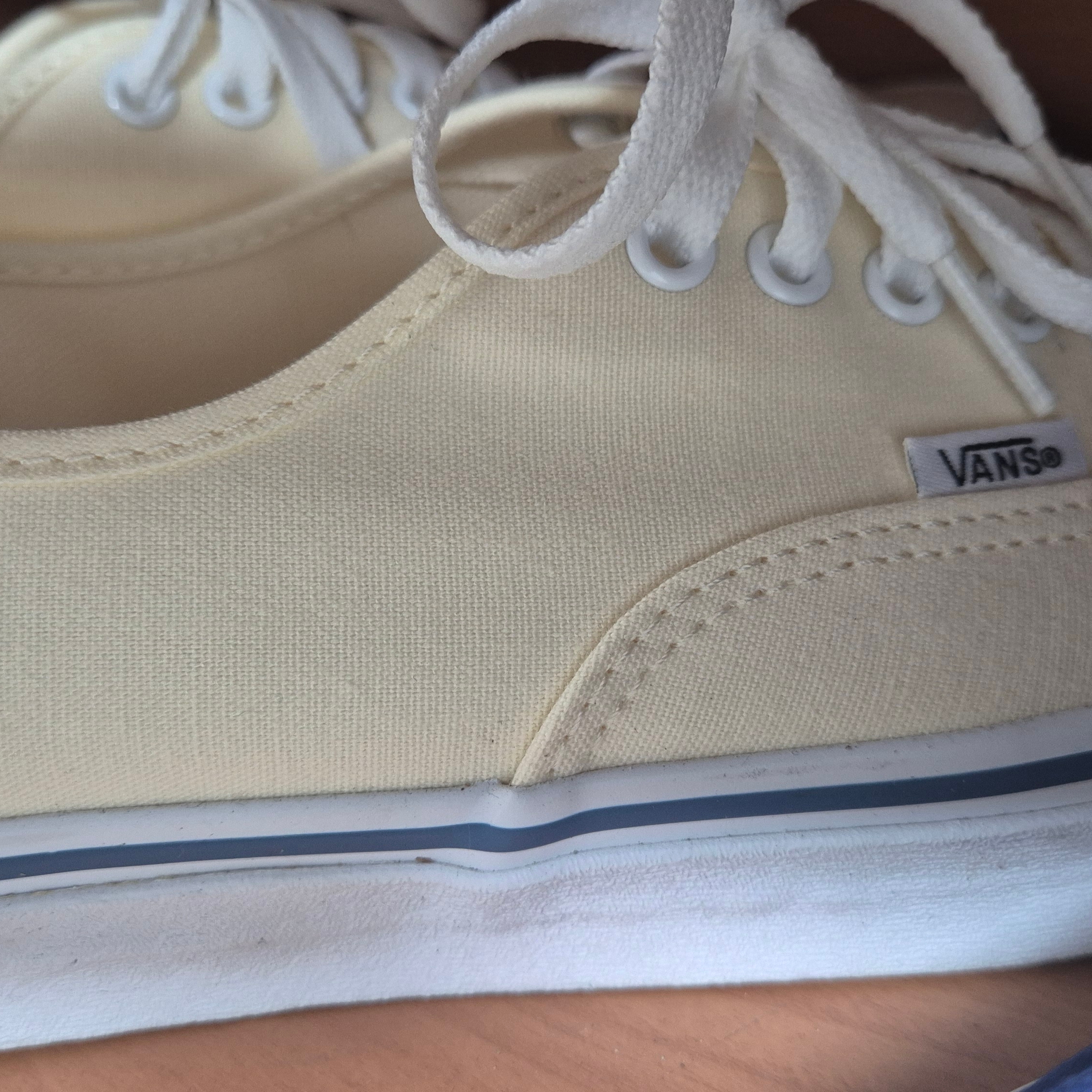 Vans Authentic White 착용 스타일