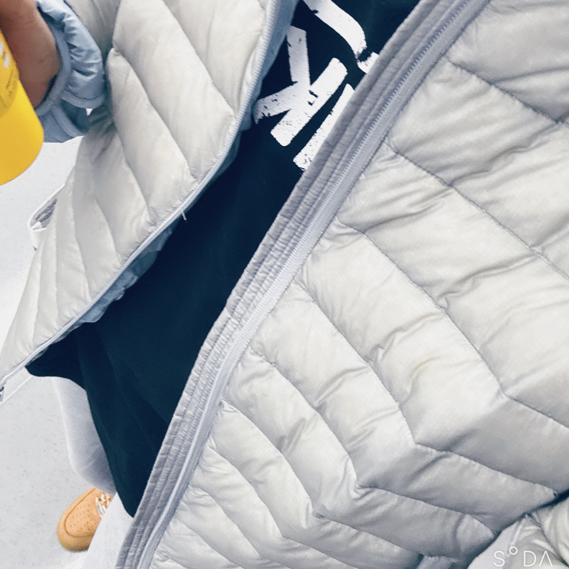 Nike x Supreme Air Force 1 Low Flax, Sansan Gear Suffix Puffer Jacket Grey_25FW 착용 스타일
