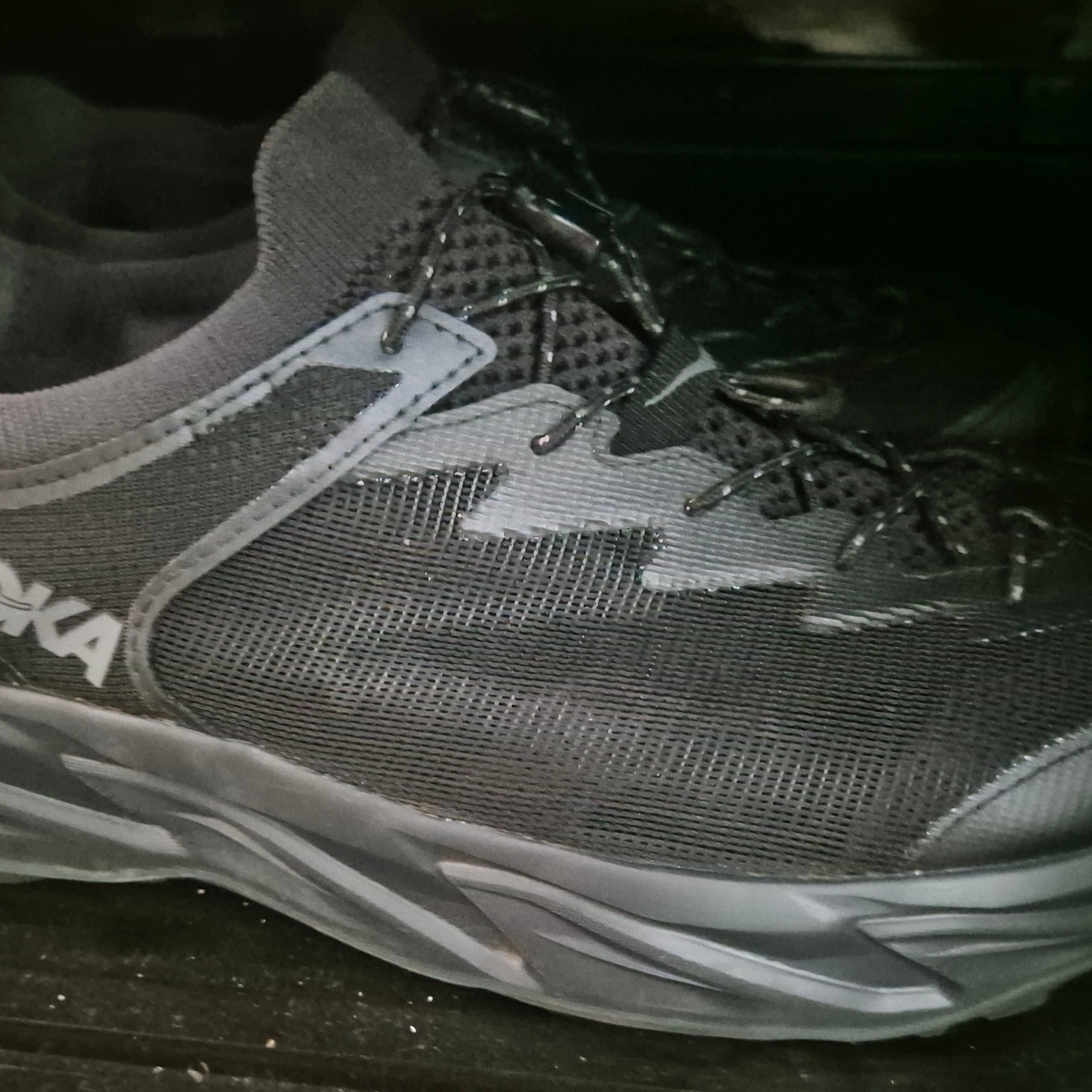 Hoka Hopara 2 Black 착용 스타일
