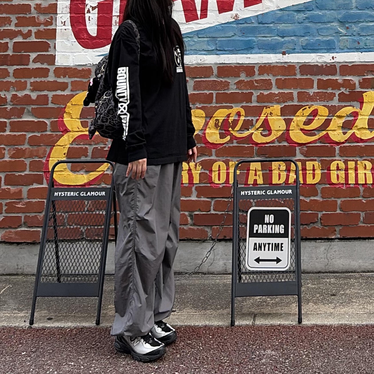 Neighborhood x Bounty Hunter T-Shirt L/S 2 Black 착용 스타일