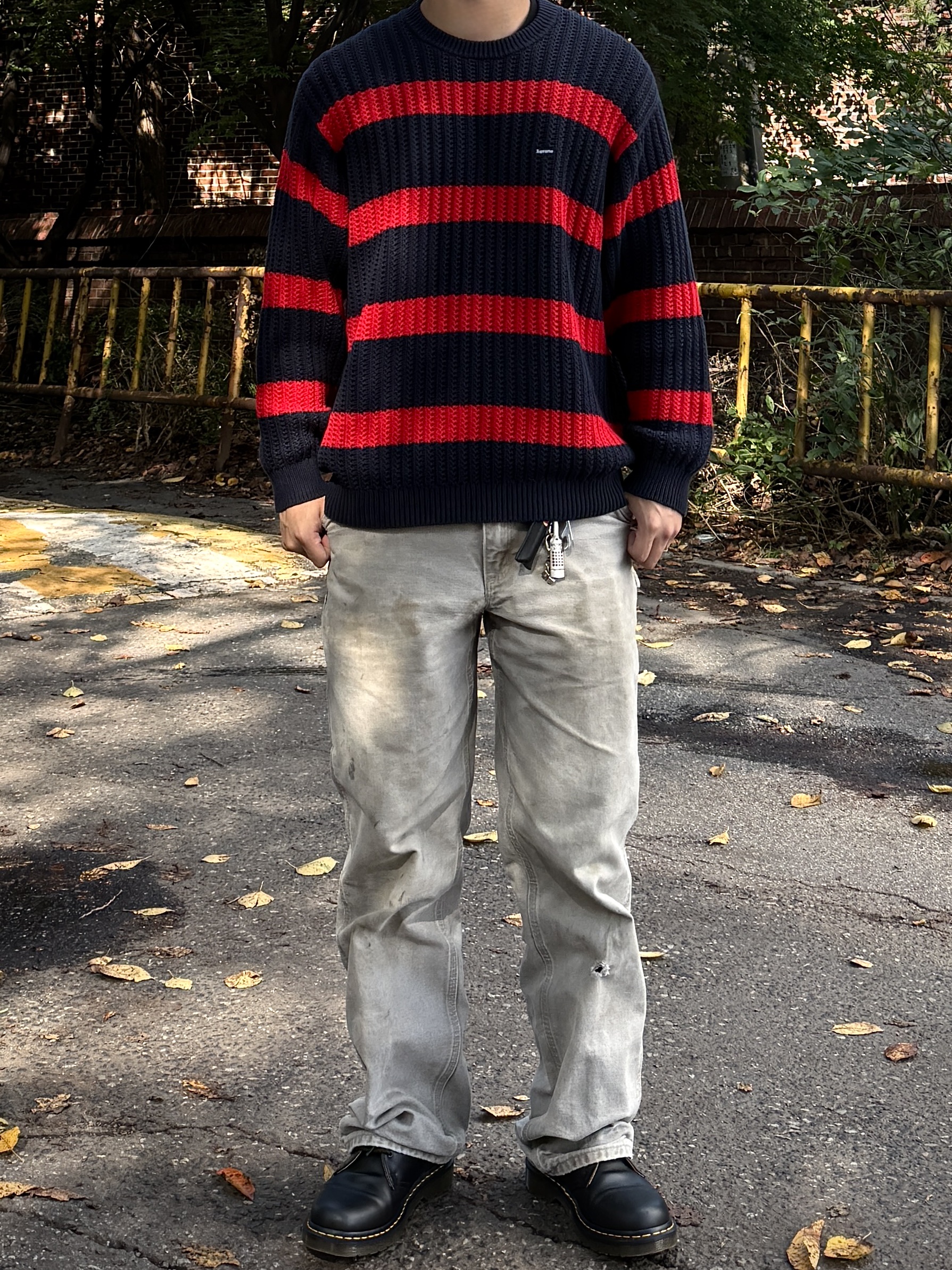 Supreme Loose Gauge Stripe Small Box Sweater Navy - 25SS, Dr. Martens 1461 Smooth Black 착용 스타일 - 1