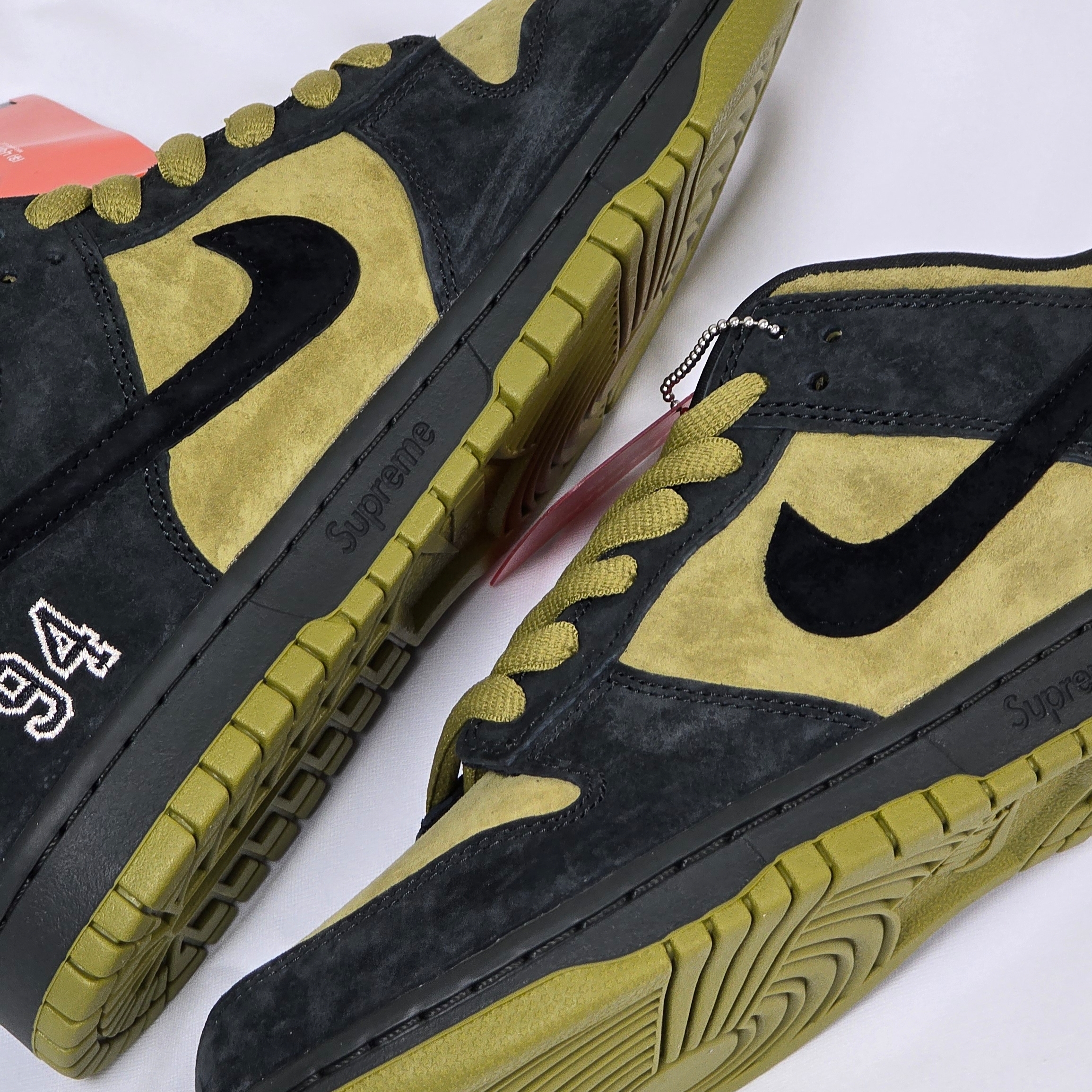 Nike x Supreme SB Dunk Low Camper Green 착용 스타일