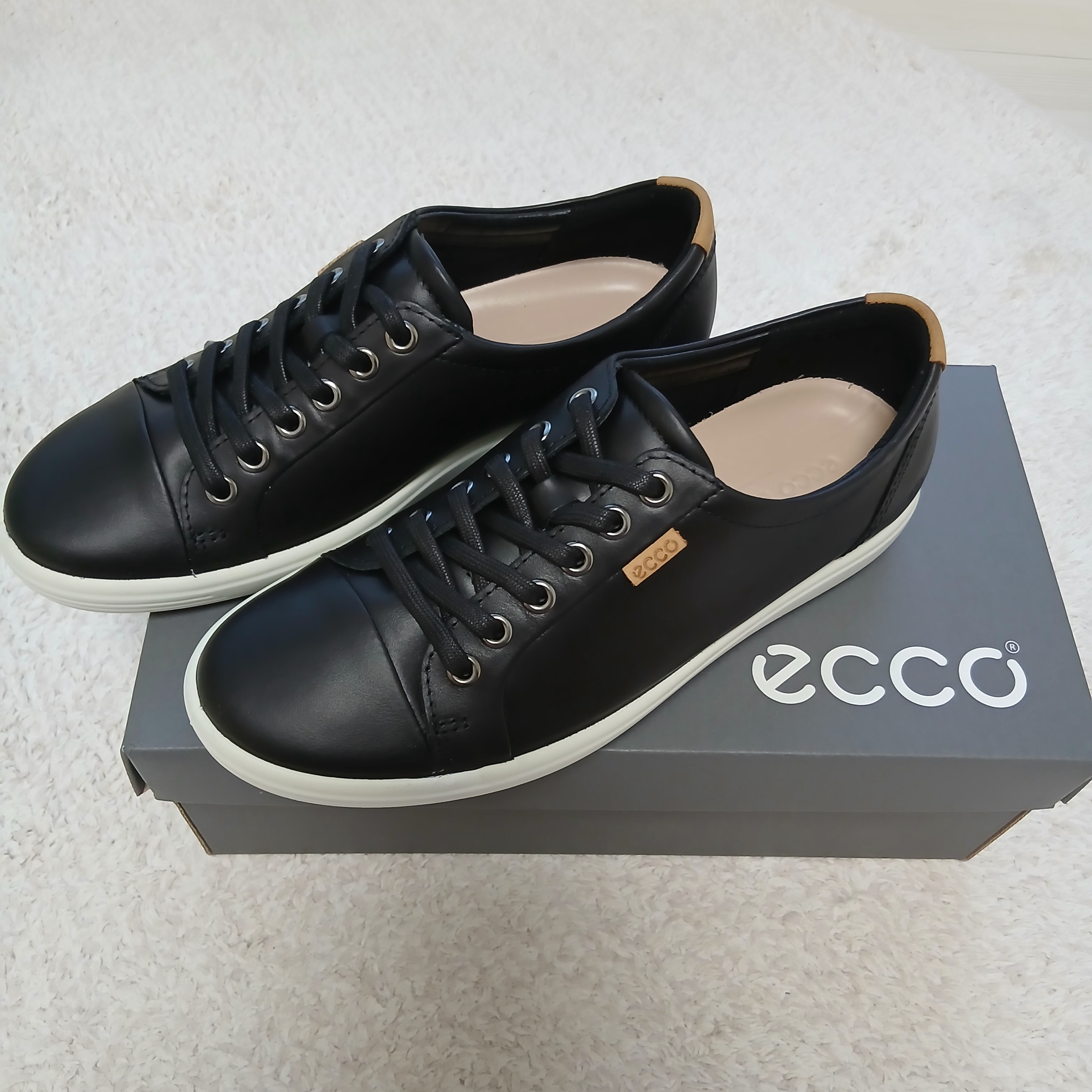(W) Ecco Soft 7 Shoes Black 착용 스타일 - 1