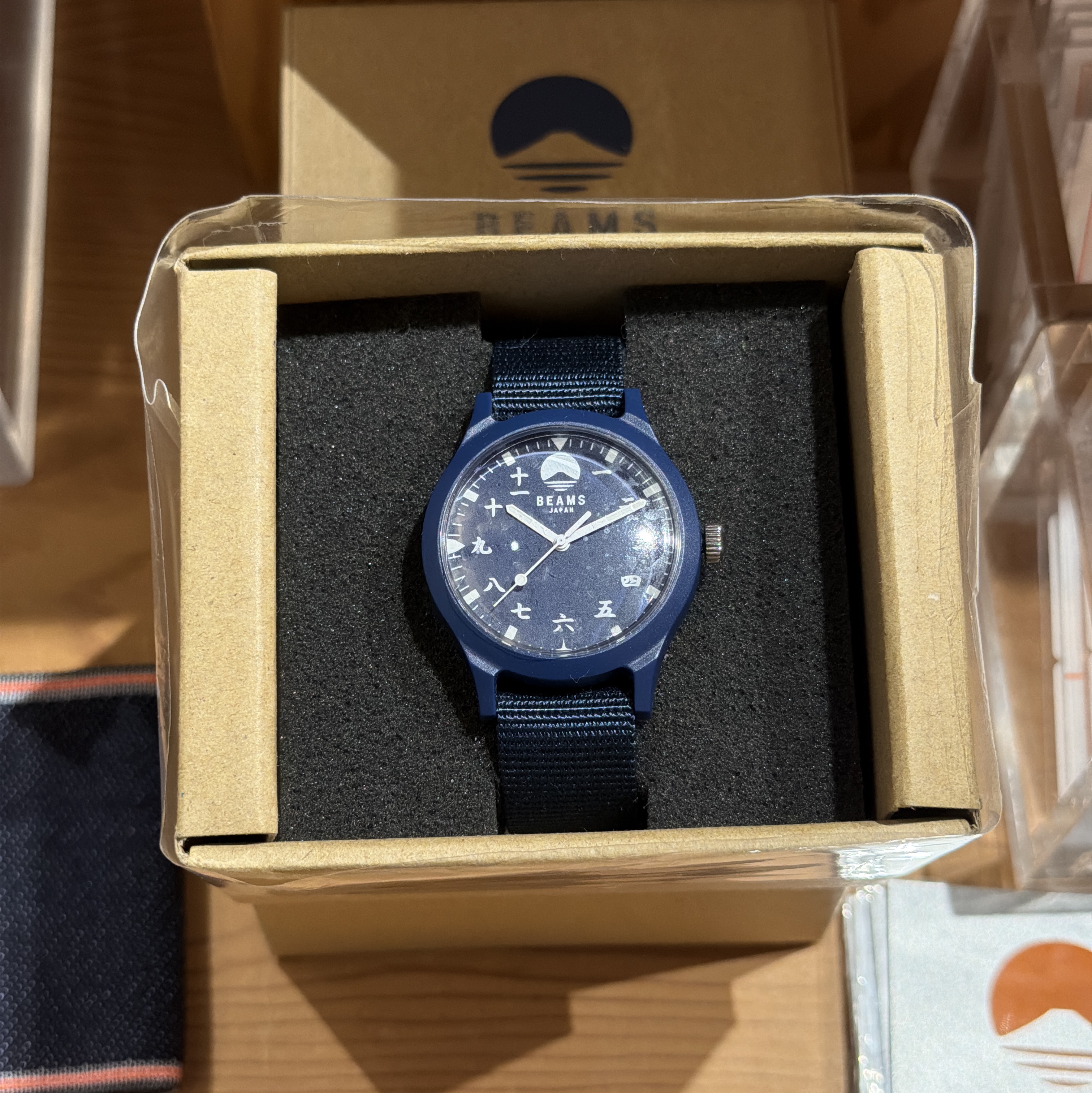 Beams Original Chinese Numerals 32mm Watch Navy 착용 스타일