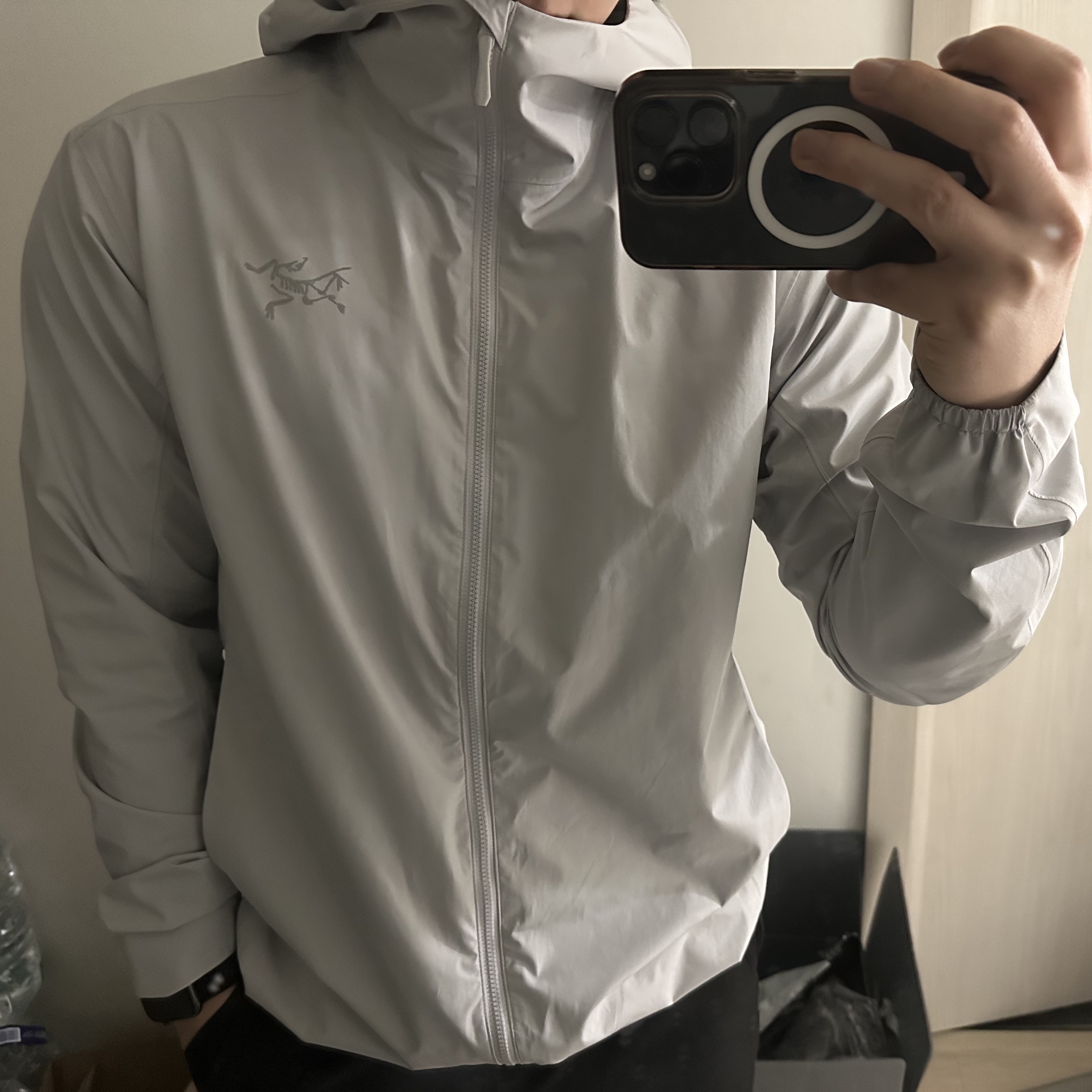 Arc'teryx Solano Hoody Solitude 착용 스타일
