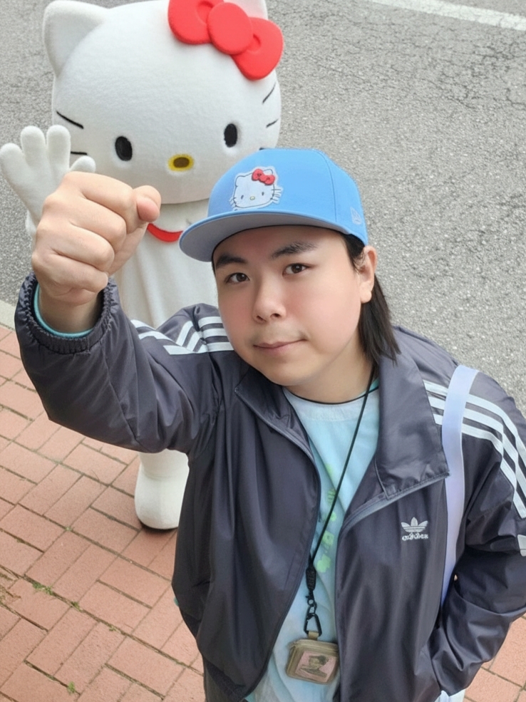 New Era x Hello Kitty Size Cap Radiant Blue, Human Made Military Card Case Beige 착용 스타일 - 2
