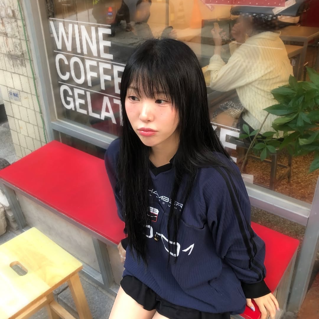 SPORT CHAMBER x Coca-Cola Club T-shirt Navy 착용 스타일 - 1