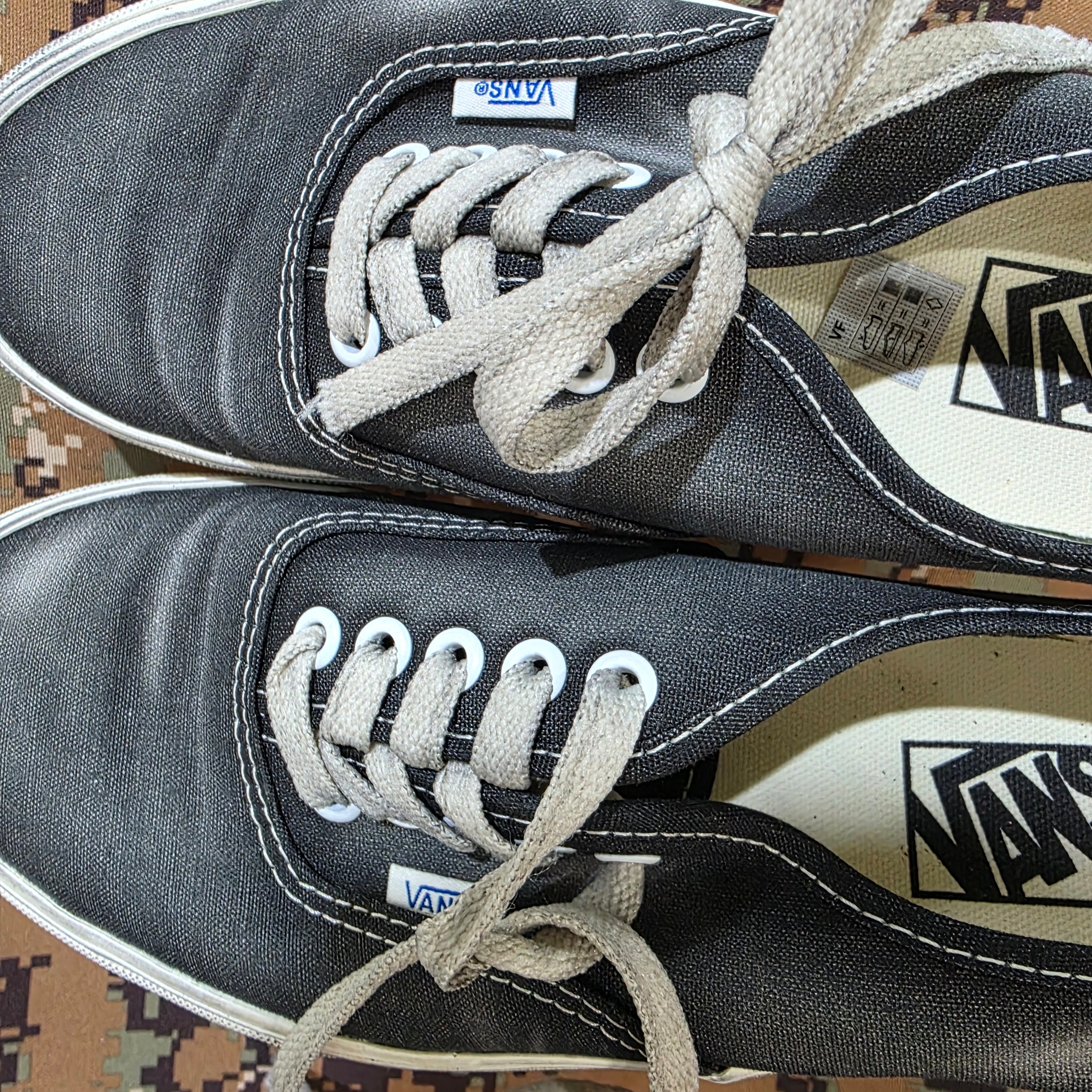 Vans Authentic Wave Washed Black 착용 스타일