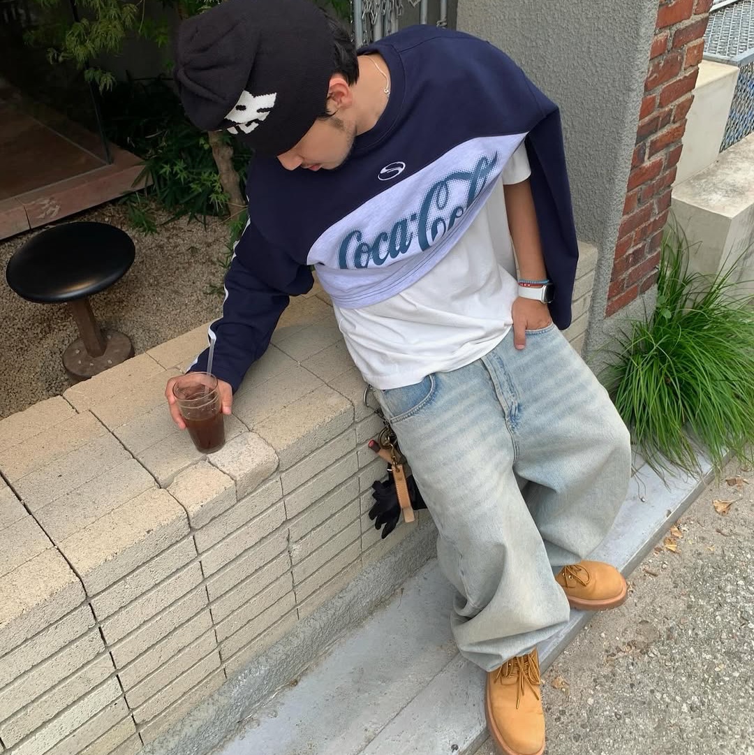 SPORT CHAMBER x Coca-Cola Crew T-shirt Navy 착용 스타일 - 4