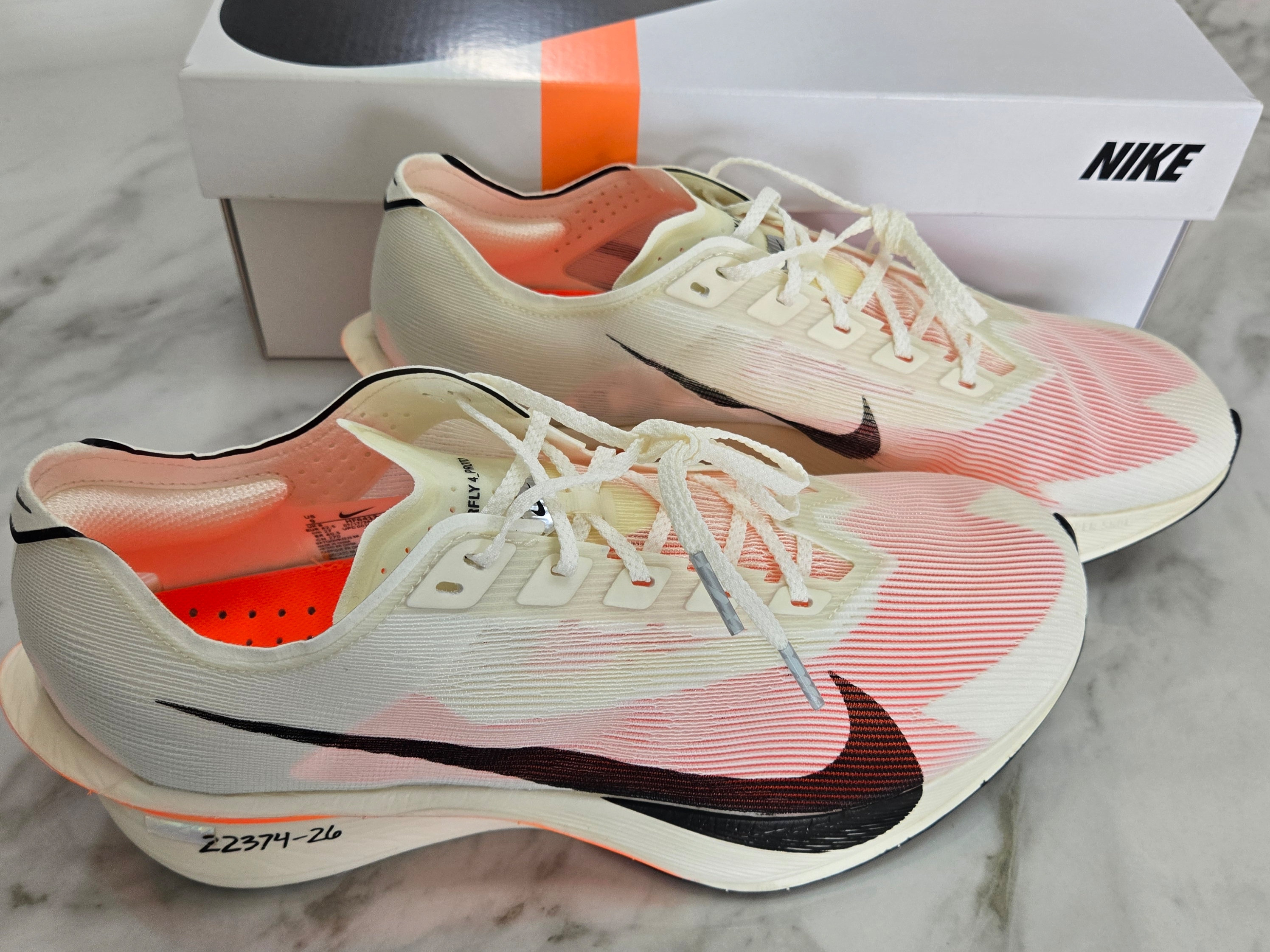 Nike ZoomX Vaporfly Next% 4 Proto Sail Total Orange 착용 스타일 - 10