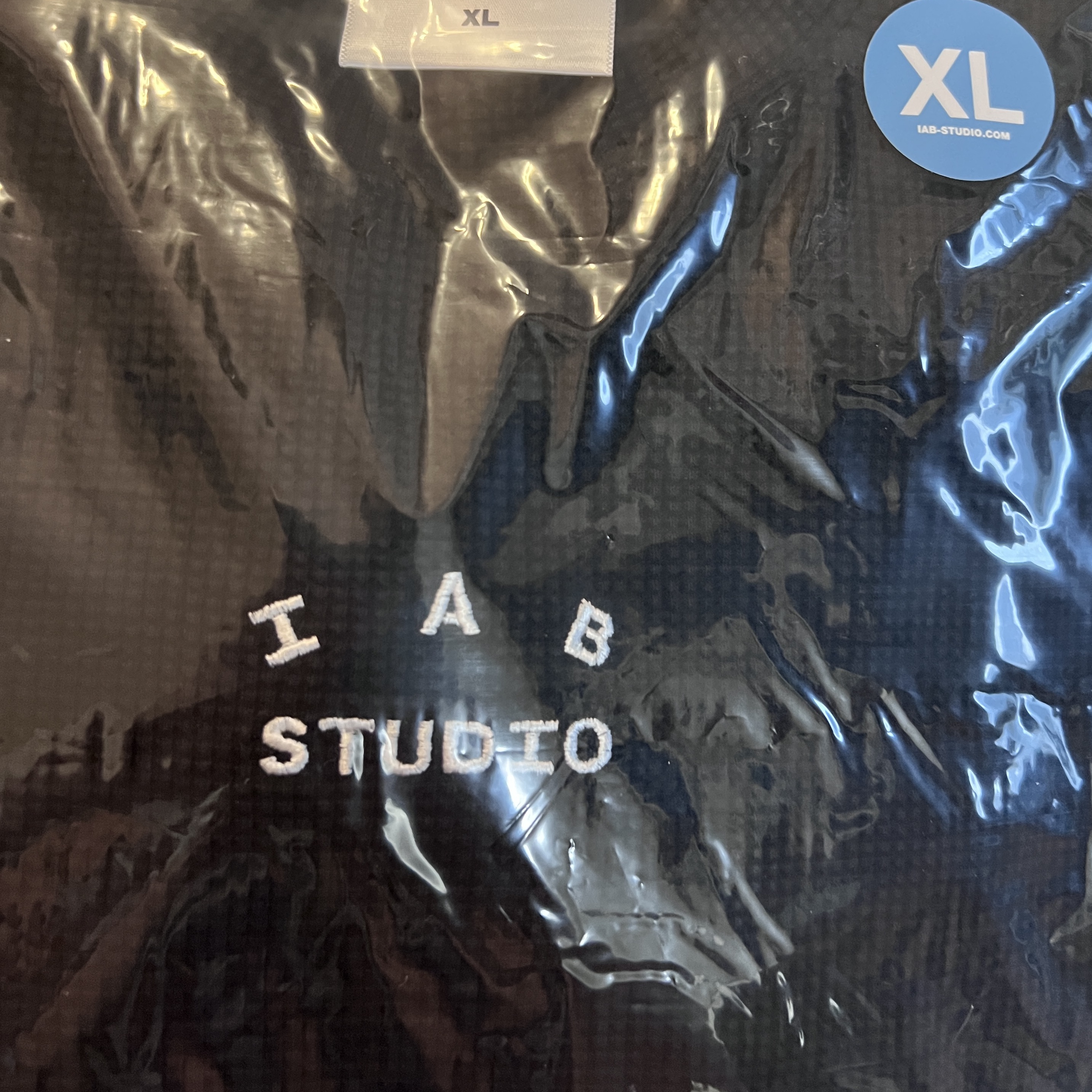 IAB Studio Waffle Long Sleeve Black White 착용 스타일