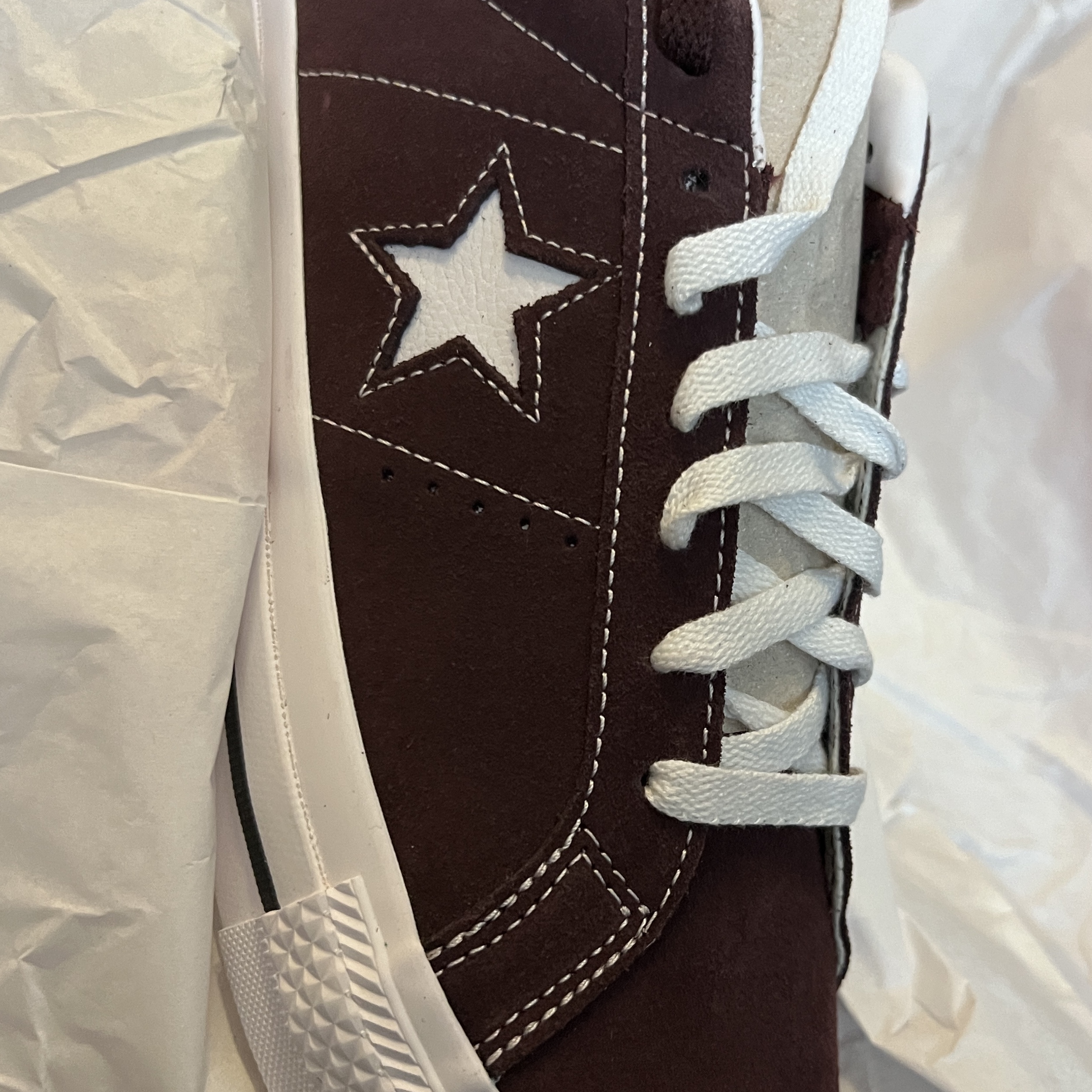 Converse One Star Pro Suede Blood Stone, SATUR Loren Basic Crewneck Fine Cardigan Black 착용 스타일 - 1