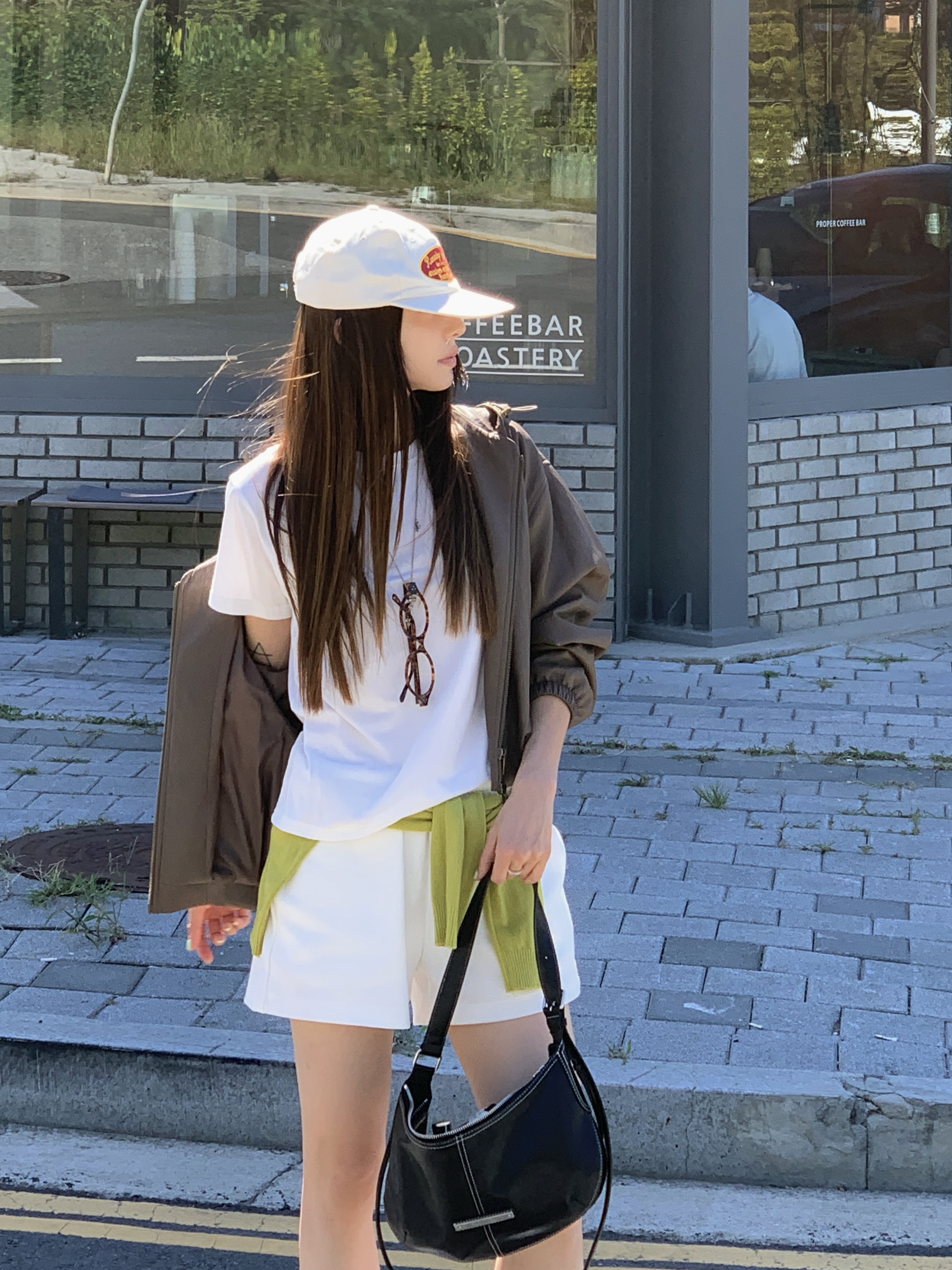 Apple AirPods Pro 2nd Gen (Korean Ver.) 착용 스타일 - 9