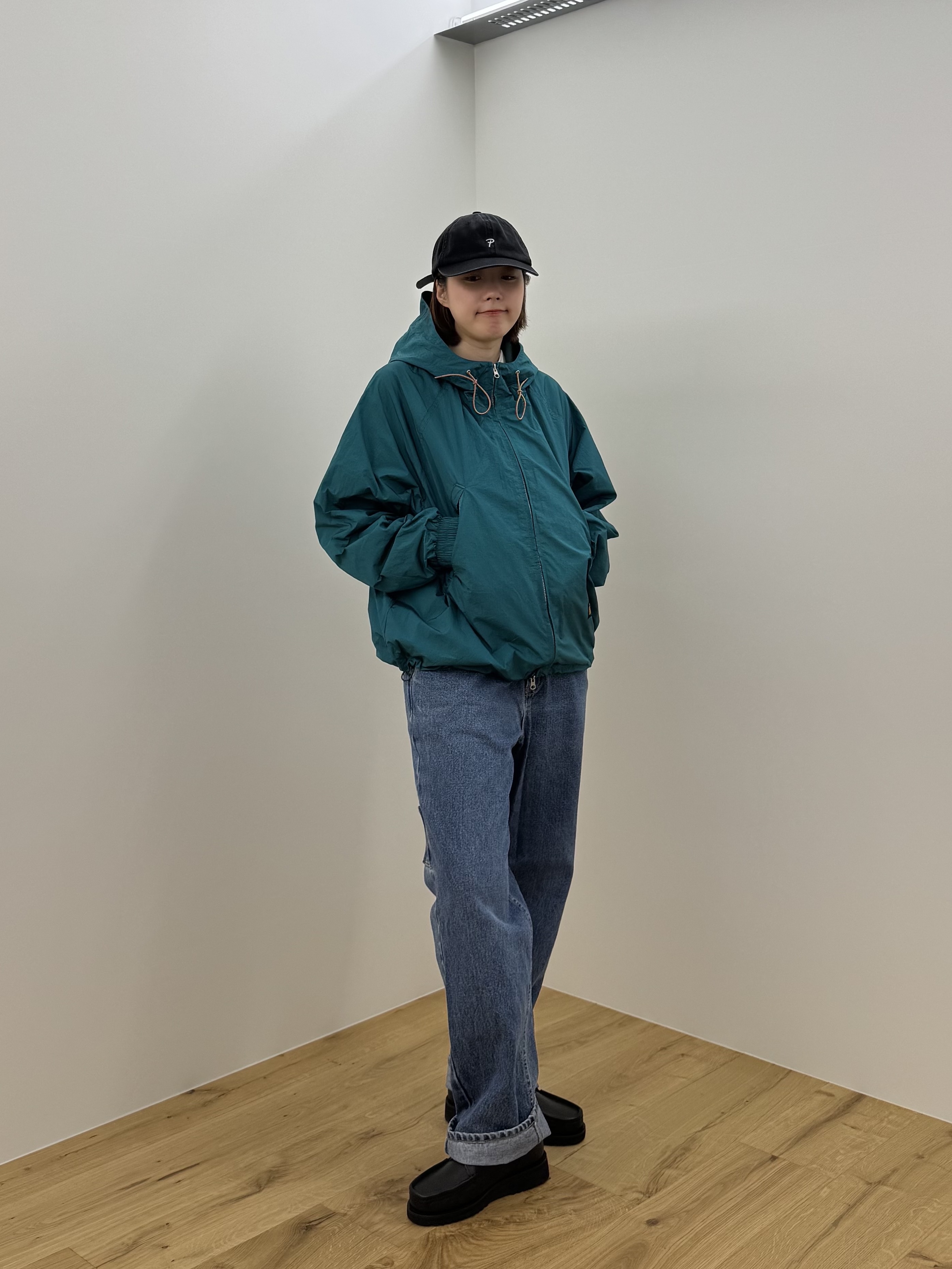 QT8 GARMENTS Nostalgia Windbreaker Green, QT8 Garments TL Denim Carpenter Pant Deep Blue 착용 스타일 - 1