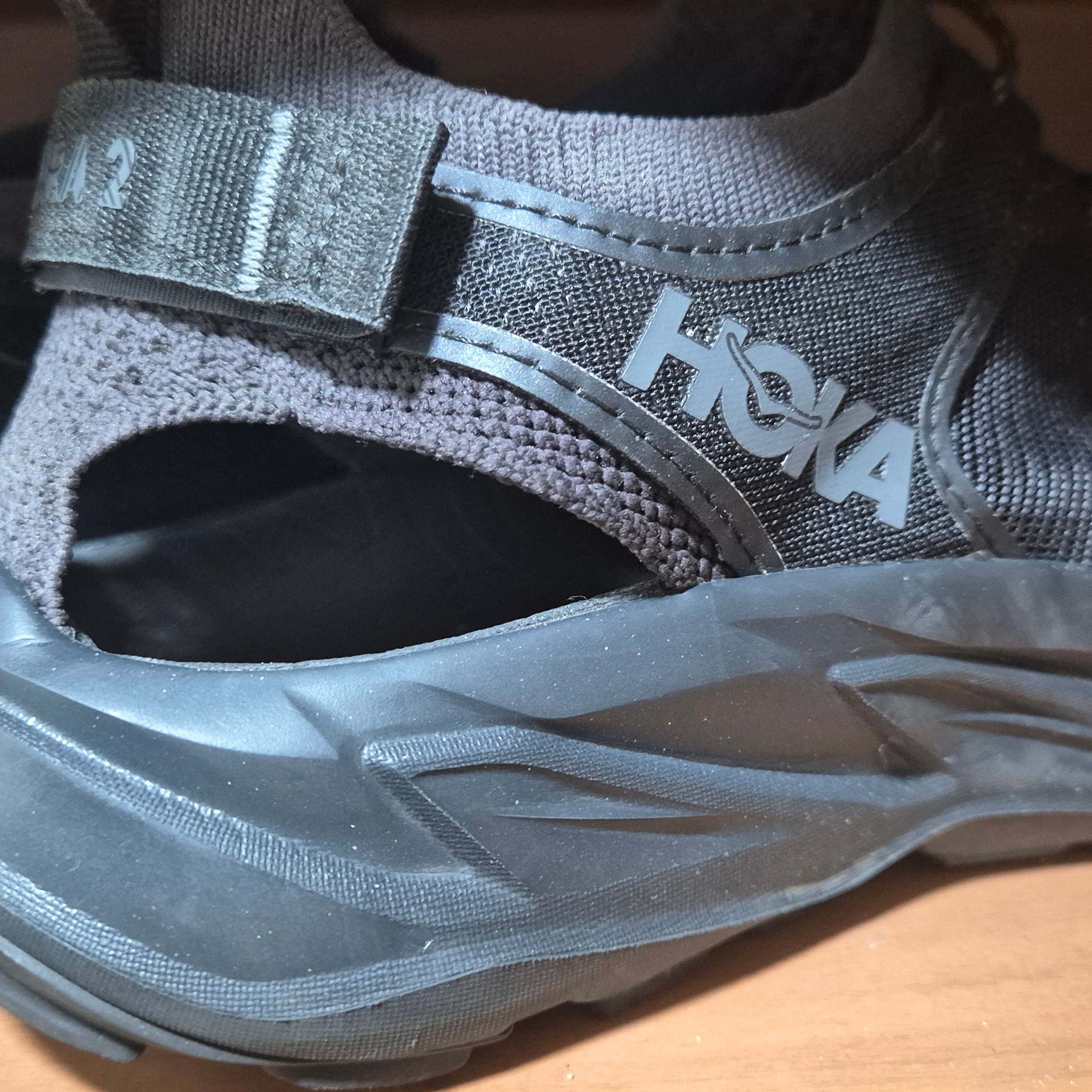 Hoka Hopara 2 Black 착용 스타일