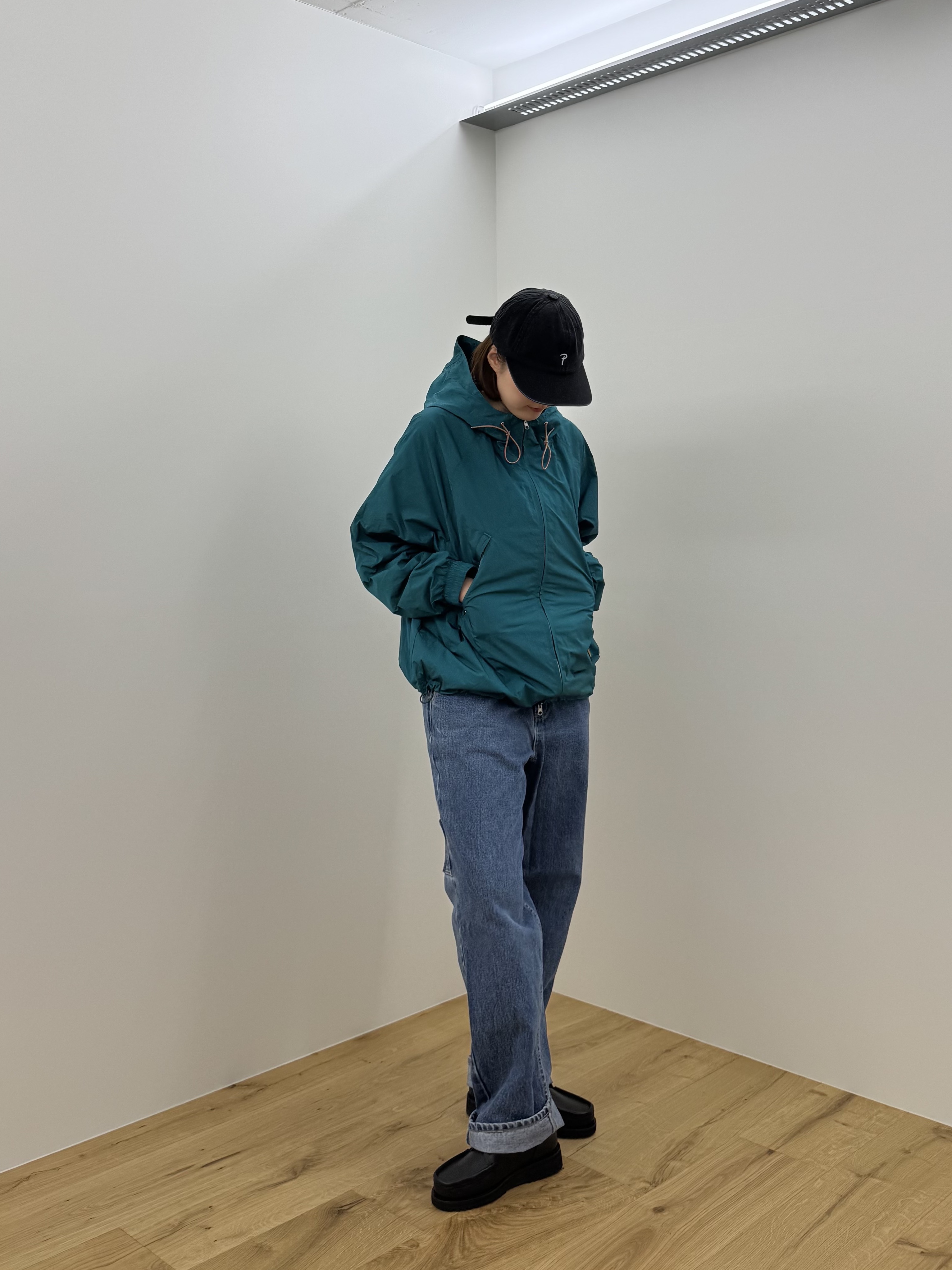QT8 GARMENTS Nostalgia Windbreaker Green, QT8 Garments TL Denim Carpenter Pant Deep Blue 착용 스타일 - 2