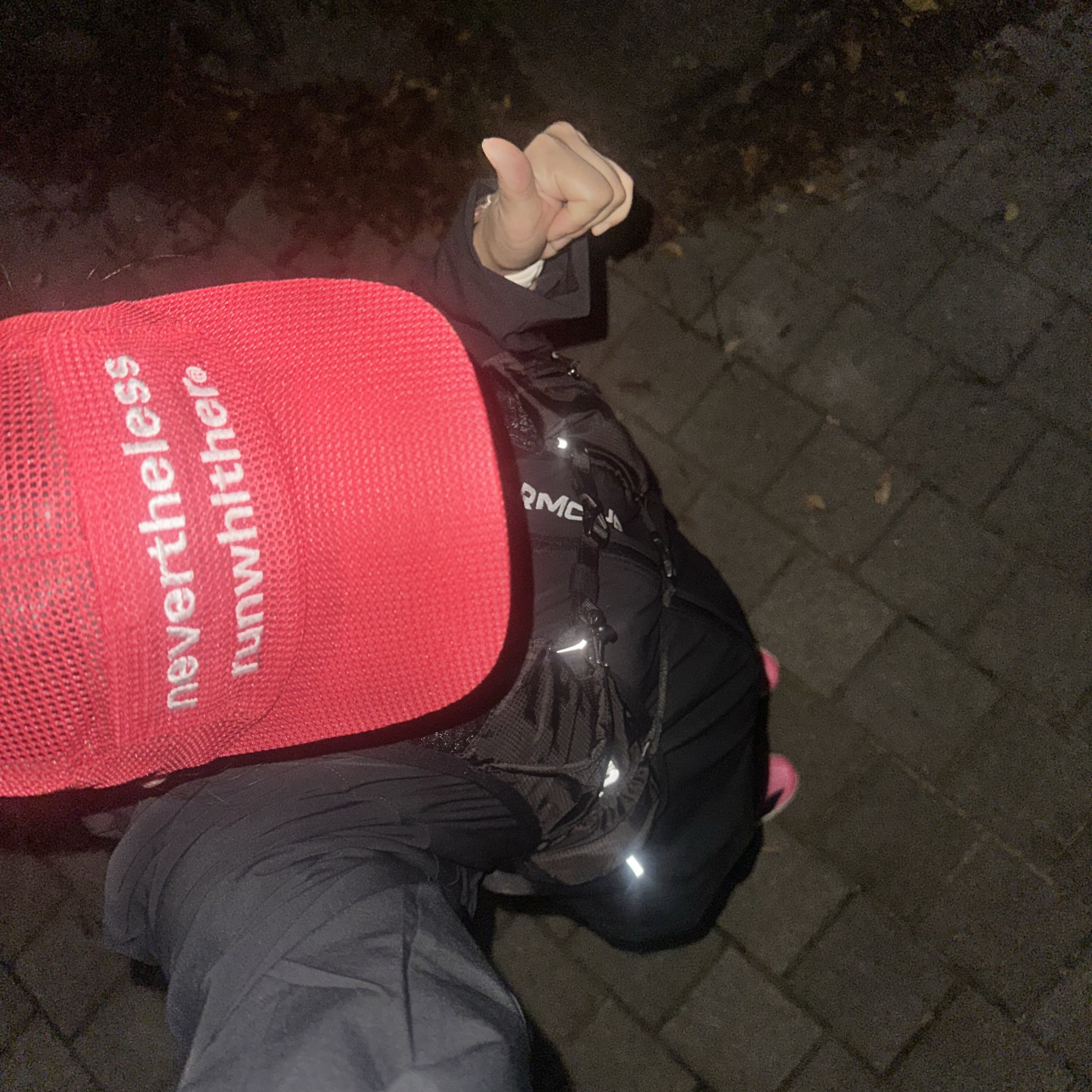 [KREAM 단독] runwhither Mesh Cap Red 착용 스타일