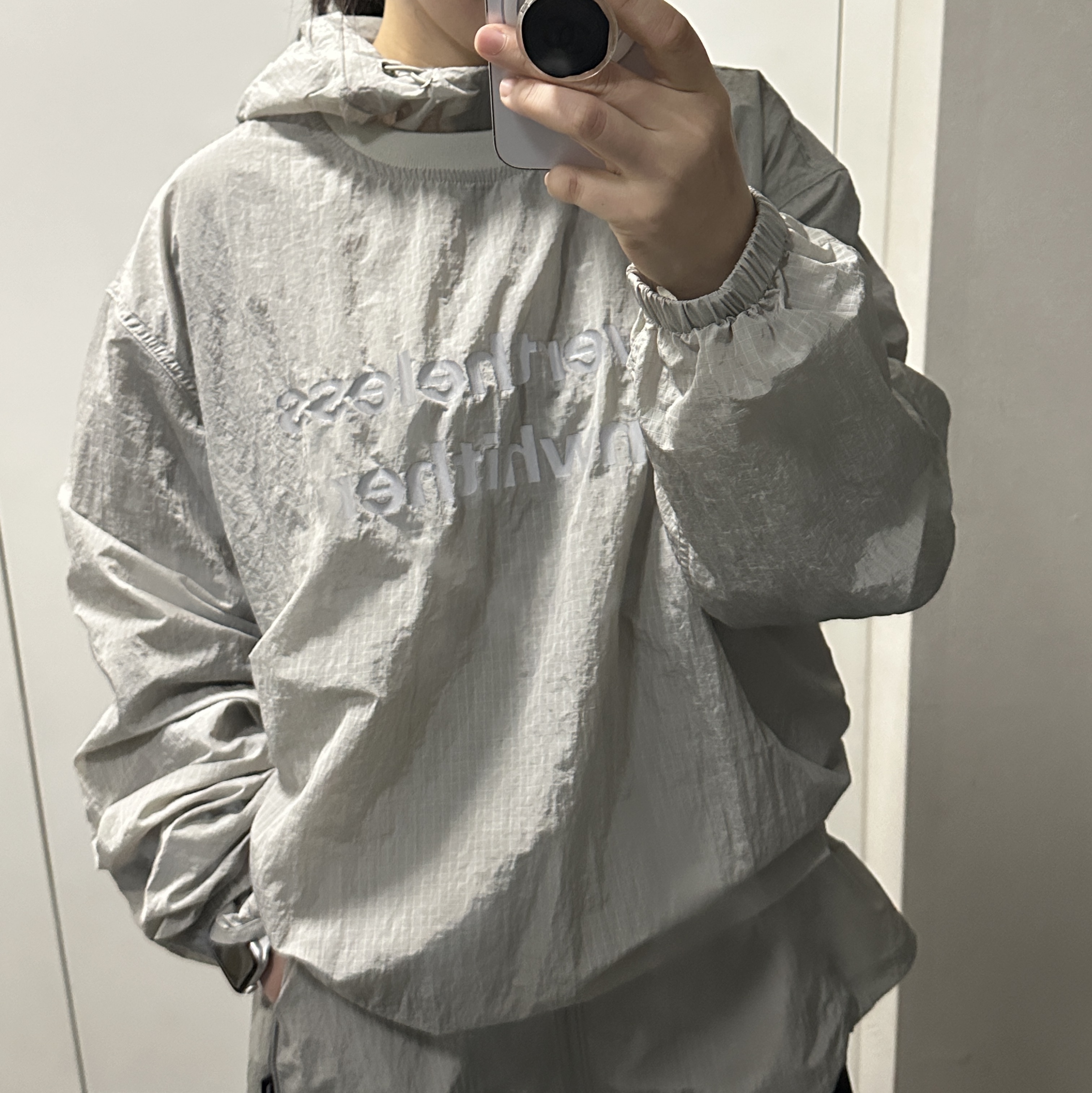 [KREAM 단독] runwhither Windbreaker Jacket V2 Gray, [KREAM 단독] runwhither Windbreaker MTM V2 Gray 착용 스타일 - 3