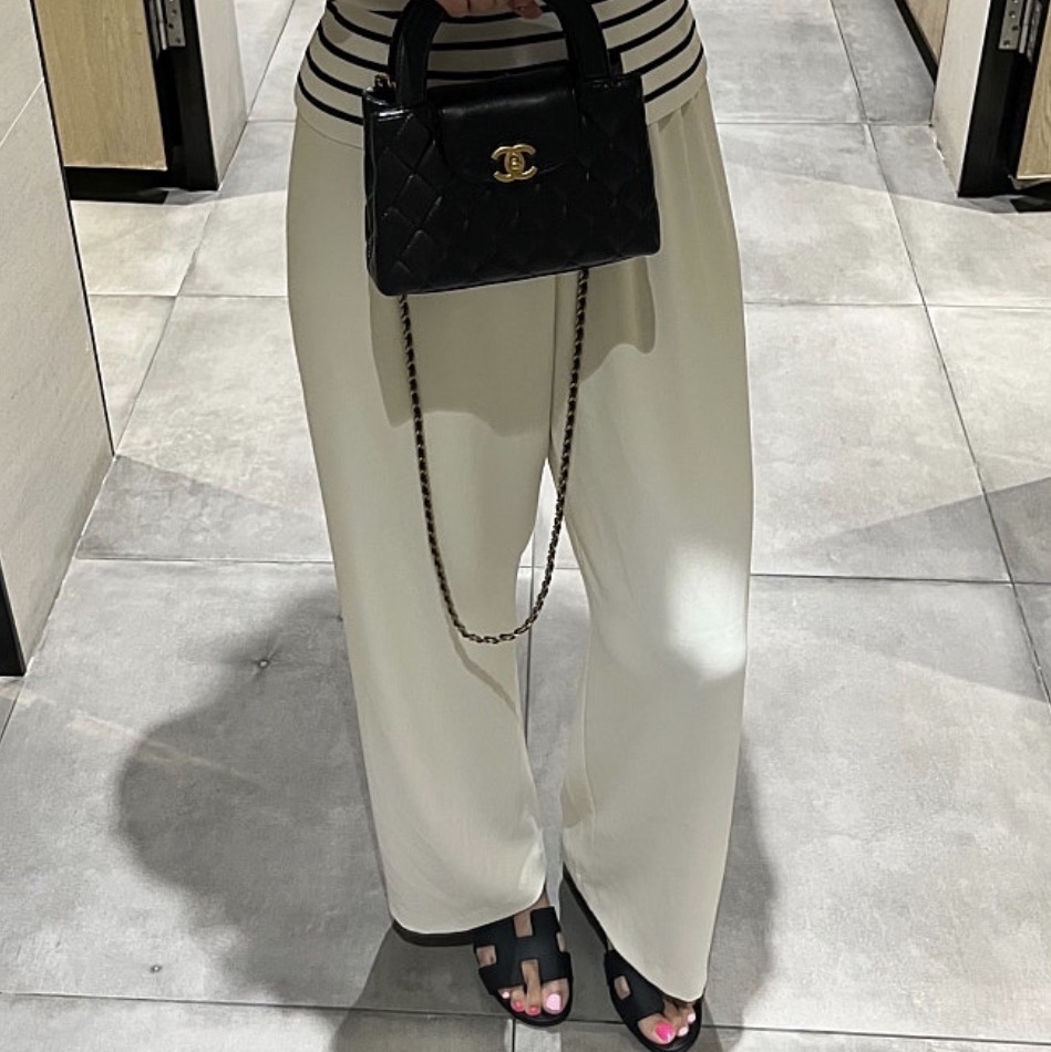 (W) Hermes Santorini Sandal Epsom & Palladium Noir 착용 스타일