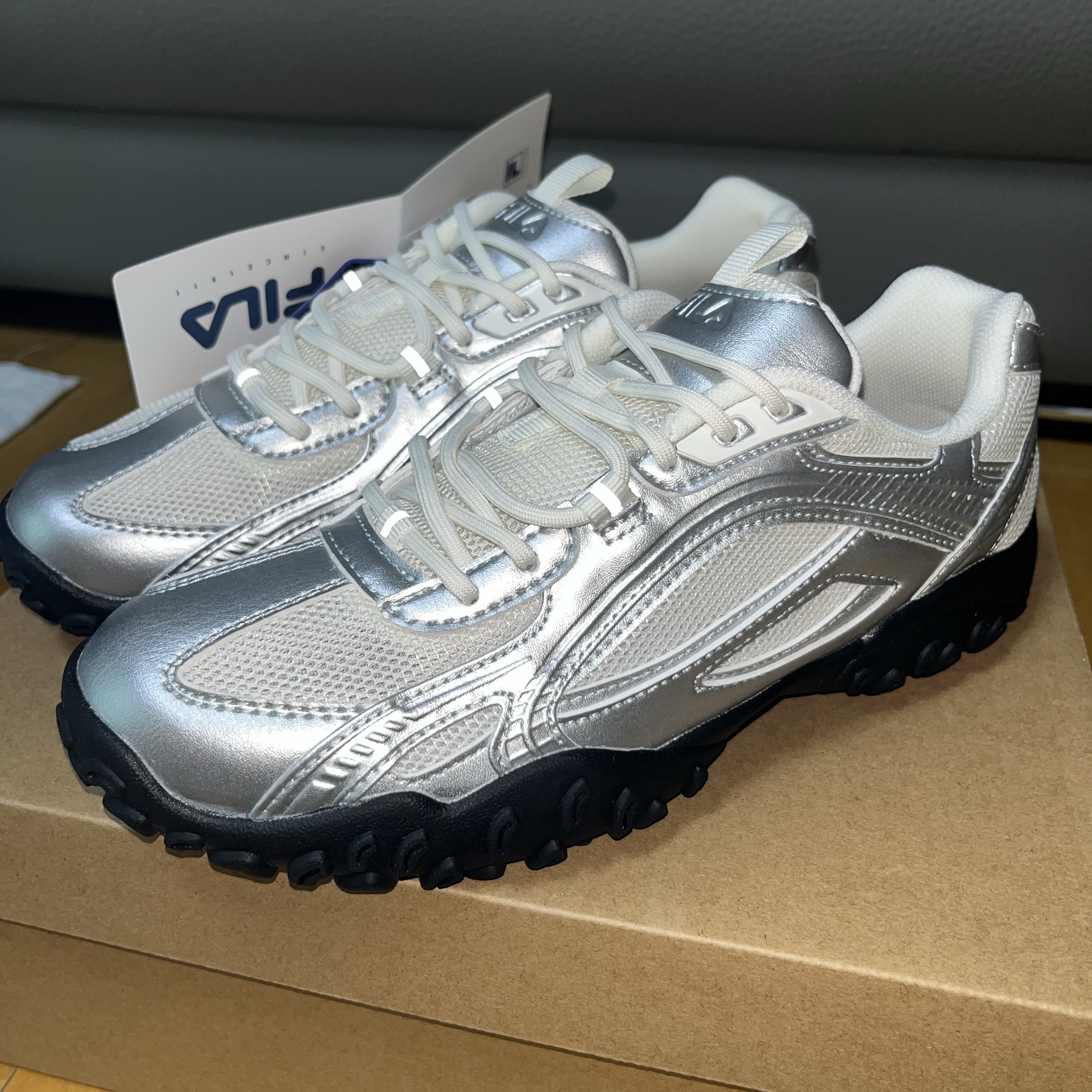 [6% 적립] FILA Echappe Ms Silvermoon 착용 스타일