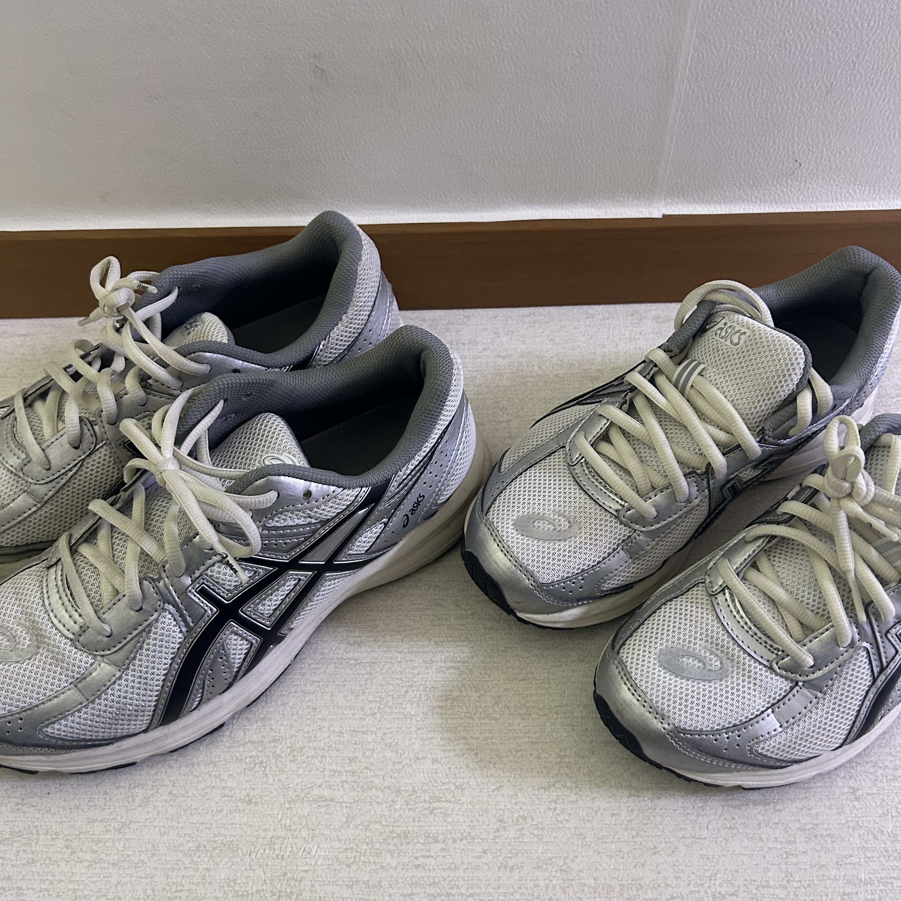 Asics Jog 100 S White Black - 2E Wide 착용 스타일