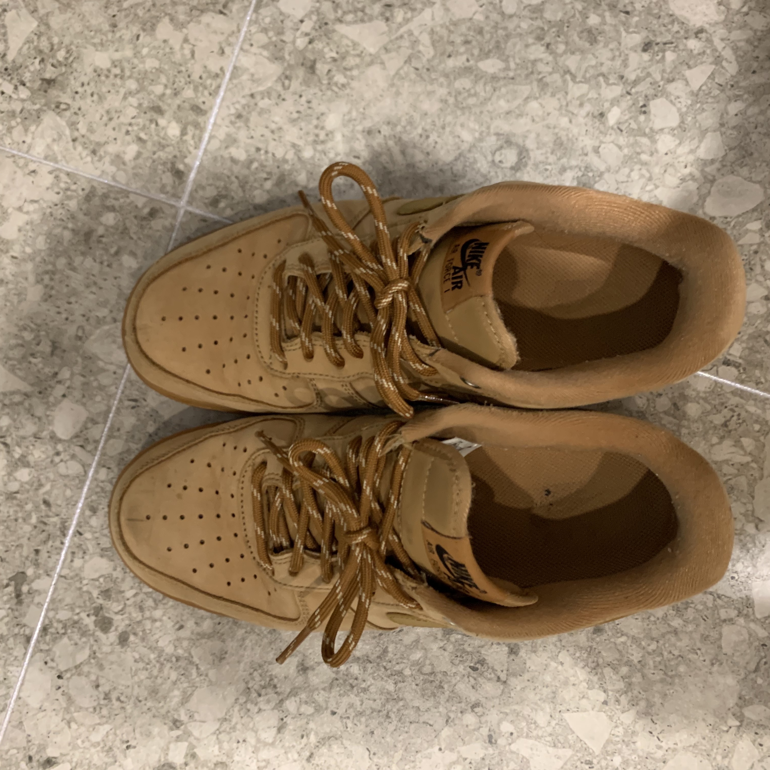 Nike Air Force 1 '07 WB Flax 착용 스타일
