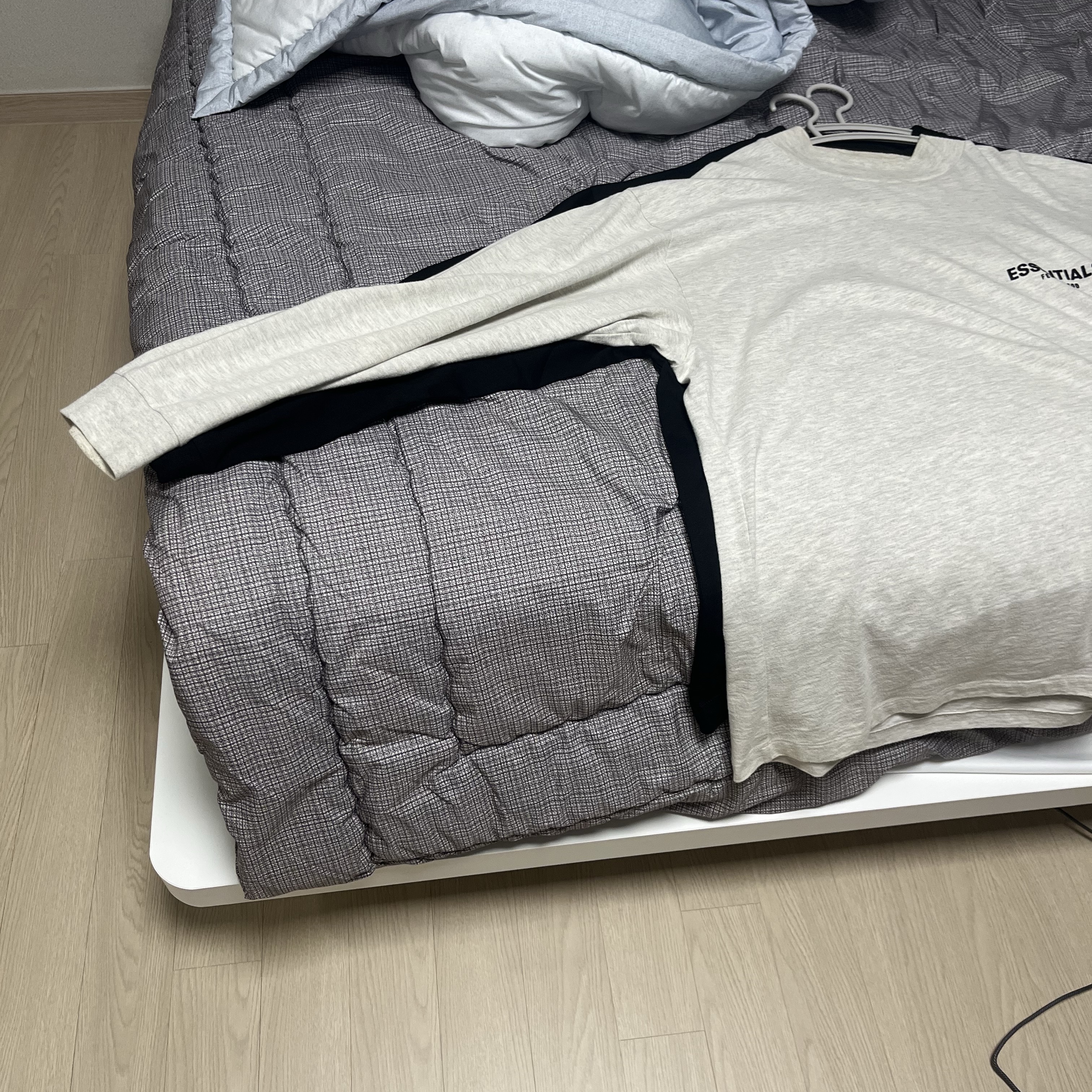 Essentials Jersey Long Sleeve T-Shirt Black - 24FW 착용 스타일 - 2