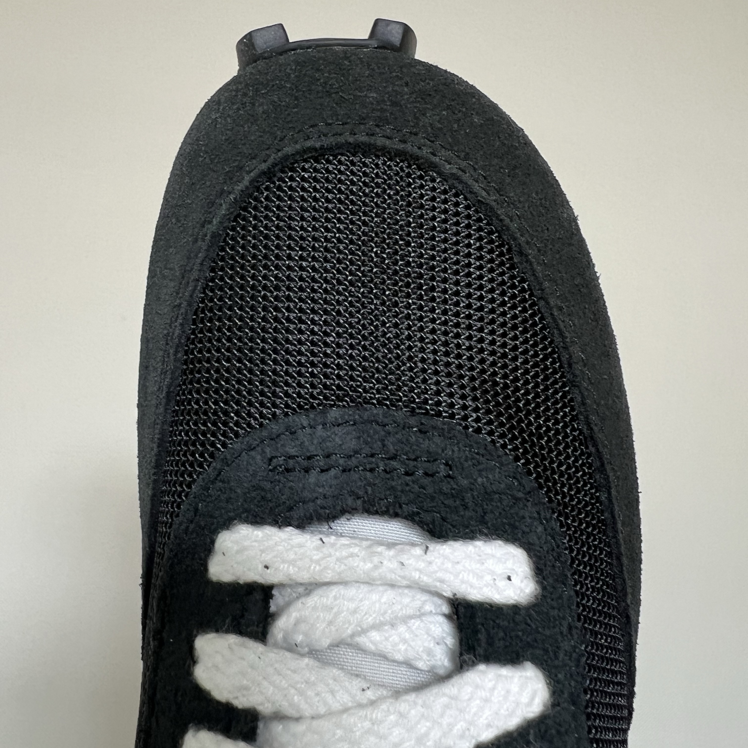 Nike Daybreak SP Black Metallic Gold 착용 스타일 - 4
