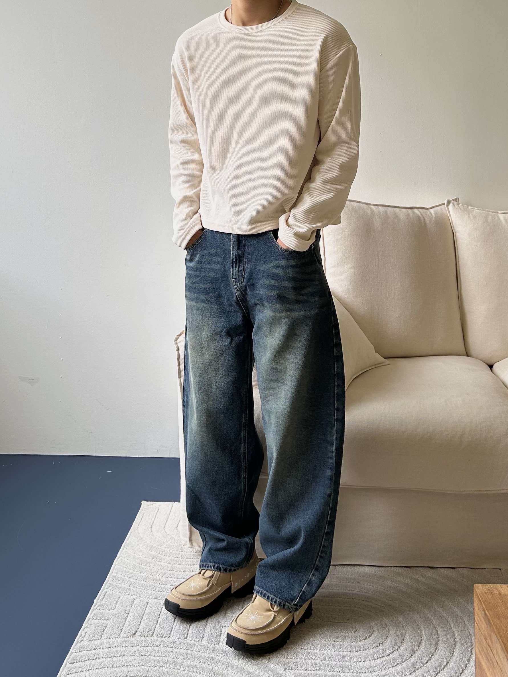 [KREAM 단독] Millo Archive X Negative Three Crescendo Desert Boots Beige 착용 스타일 - 2