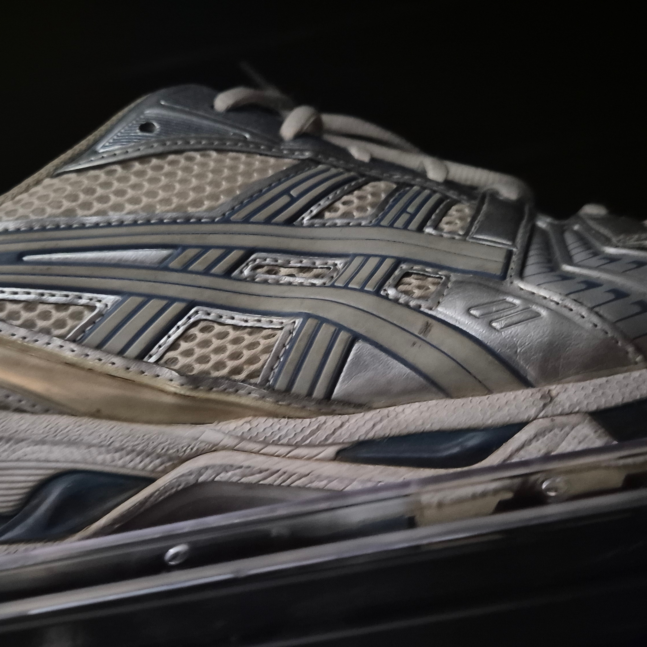 Asics Gel-Kayano 14 Cream Pure Silver 착용 스타일