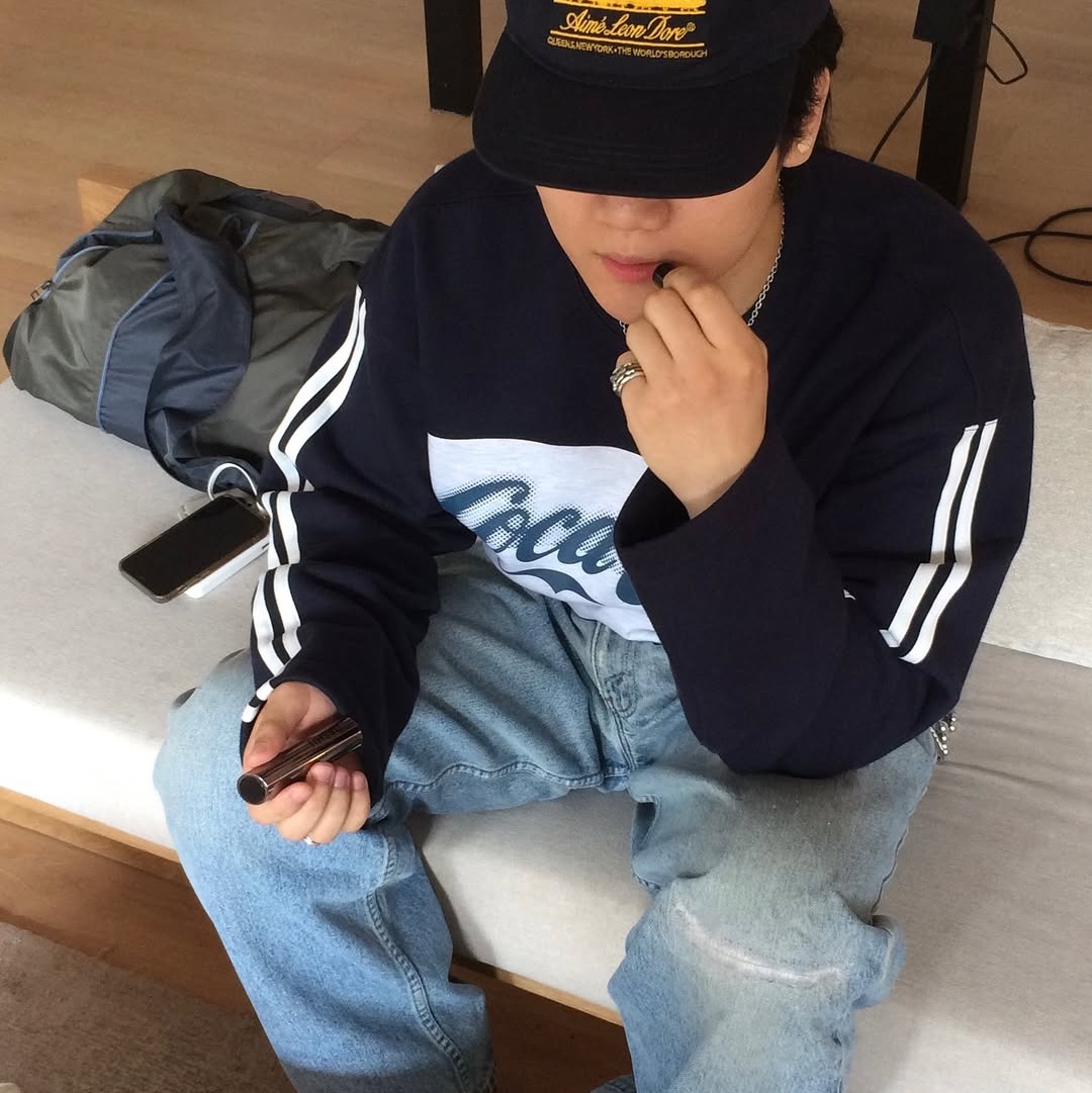 SPORT CHAMBER x Coca-Cola Crew T-shirt Navy 착용 스타일 - 4