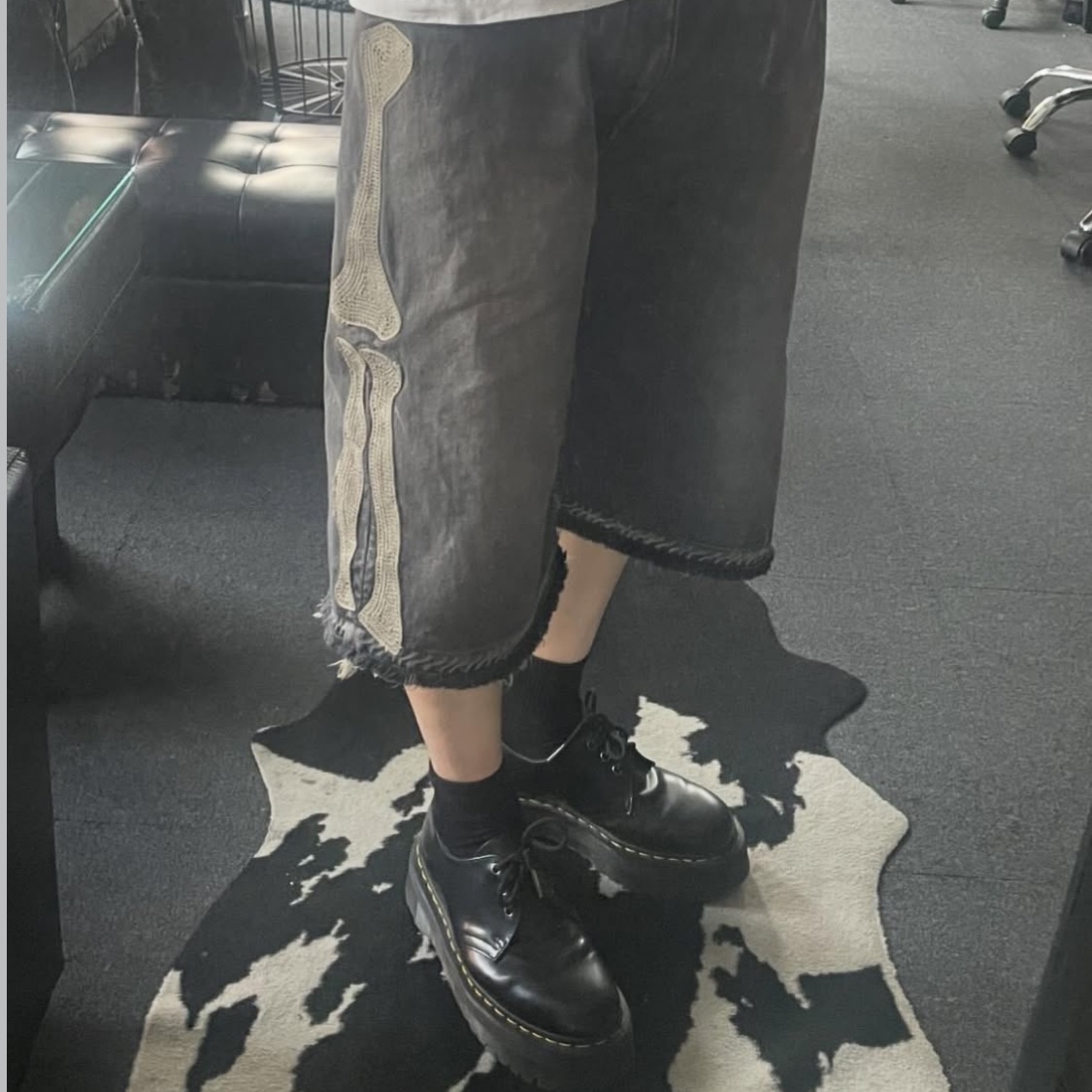 Kapital 14 oz. Denim 5P Bone Embroidery Short Pants Black, Dr. Martens 1461 Quad Black 착용 스타일