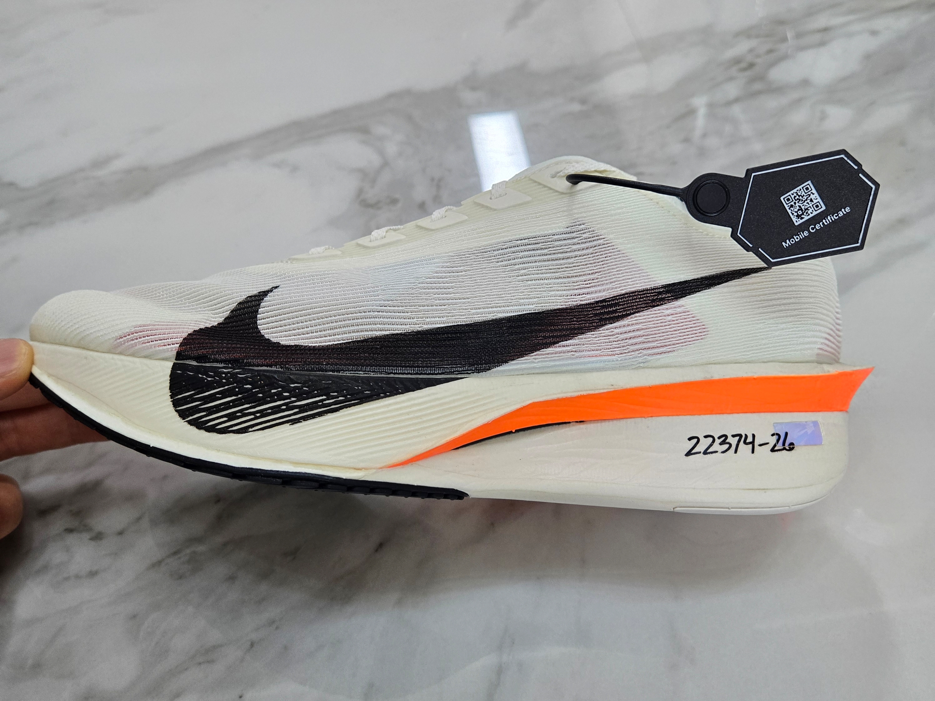 Nike ZoomX Vaporfly Next% 4 Proto Sail Total Orange 착용 스타일 - 9