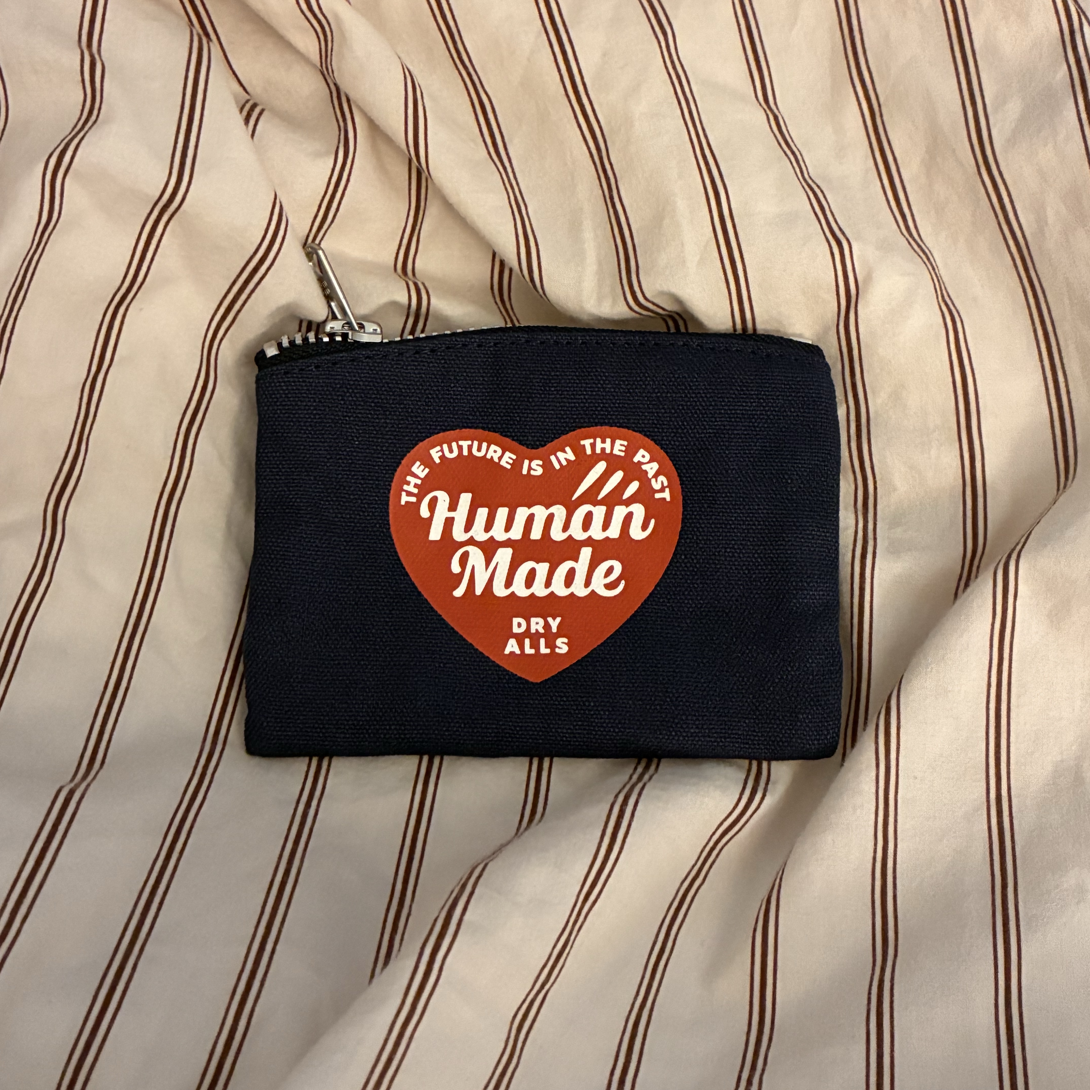 Human Made Card Case Navy 착용 스타일