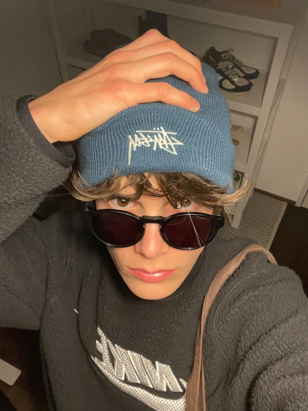 Stussy Basic Cuff Beanie Powder Blue 2021, Arc'teryx Bird Head Toque Black Void 착용 스타일 - 4