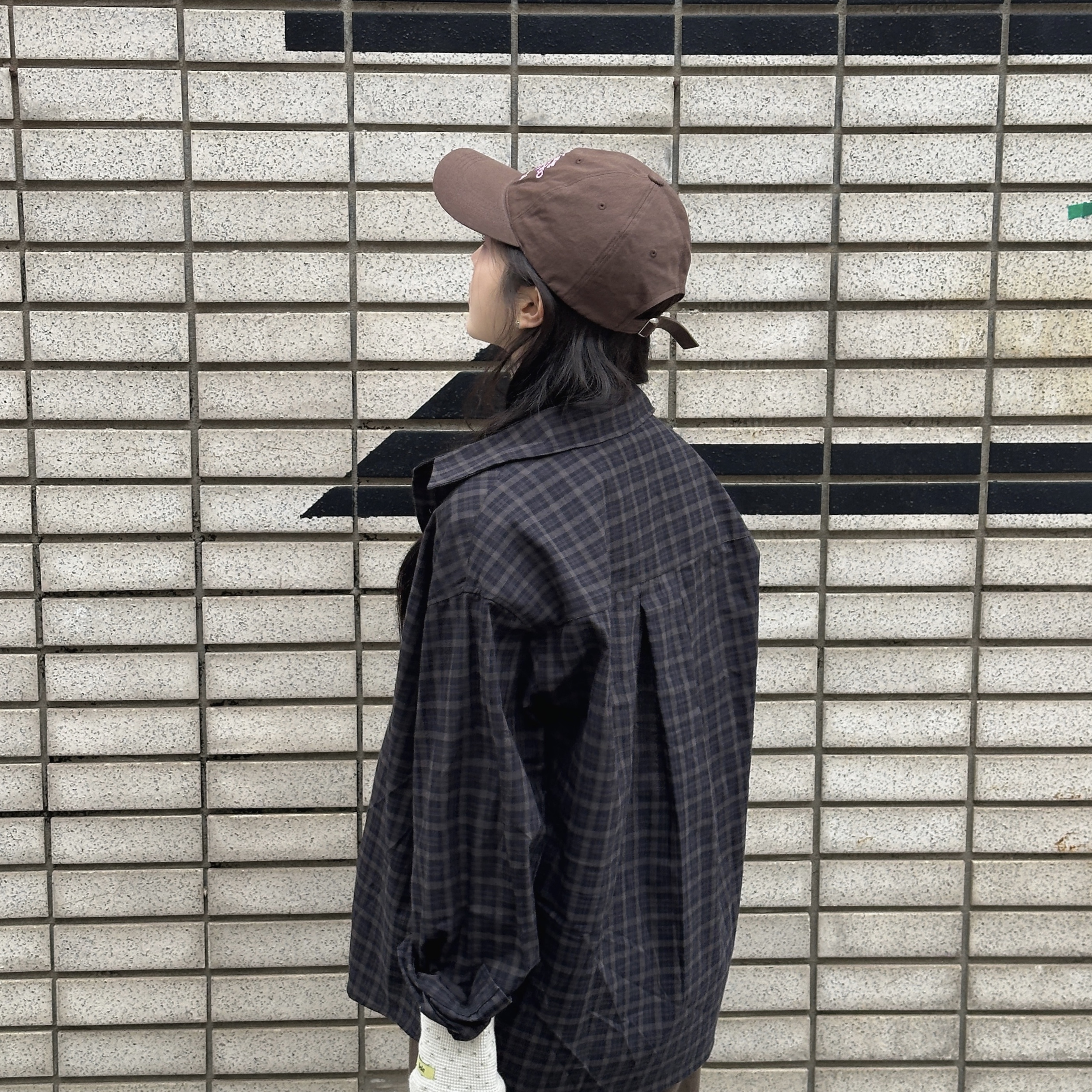 SLOW RECORD HOUSE Vintage Check Shirt Black 착용 스타일 - 3