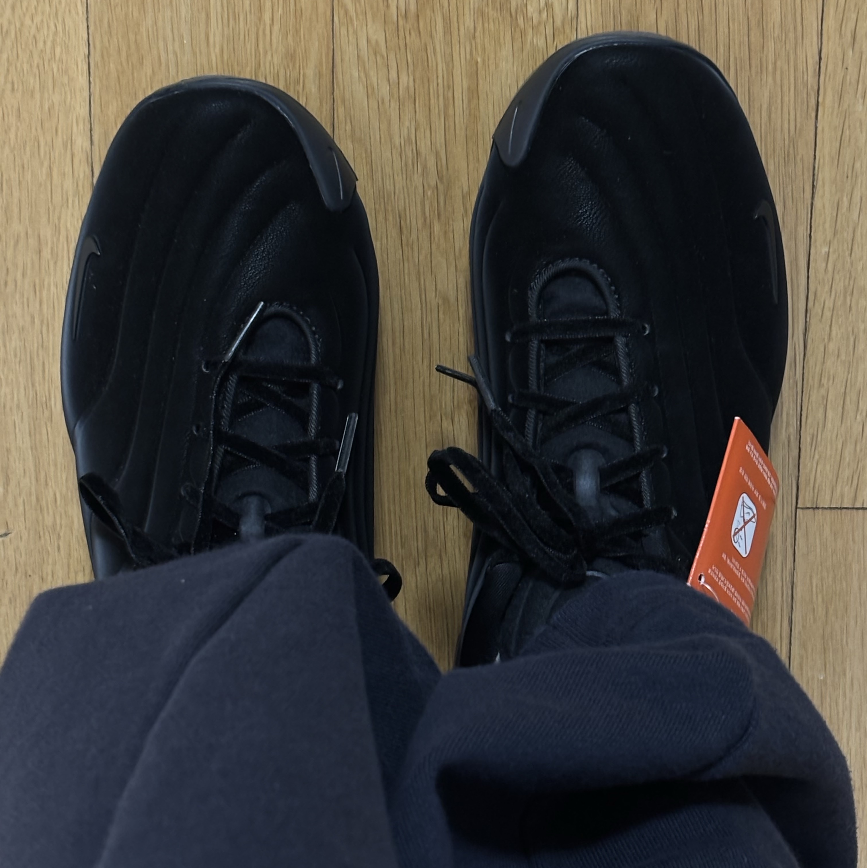 (W) Nike Astra Ultra Triple Black 착용 스타일