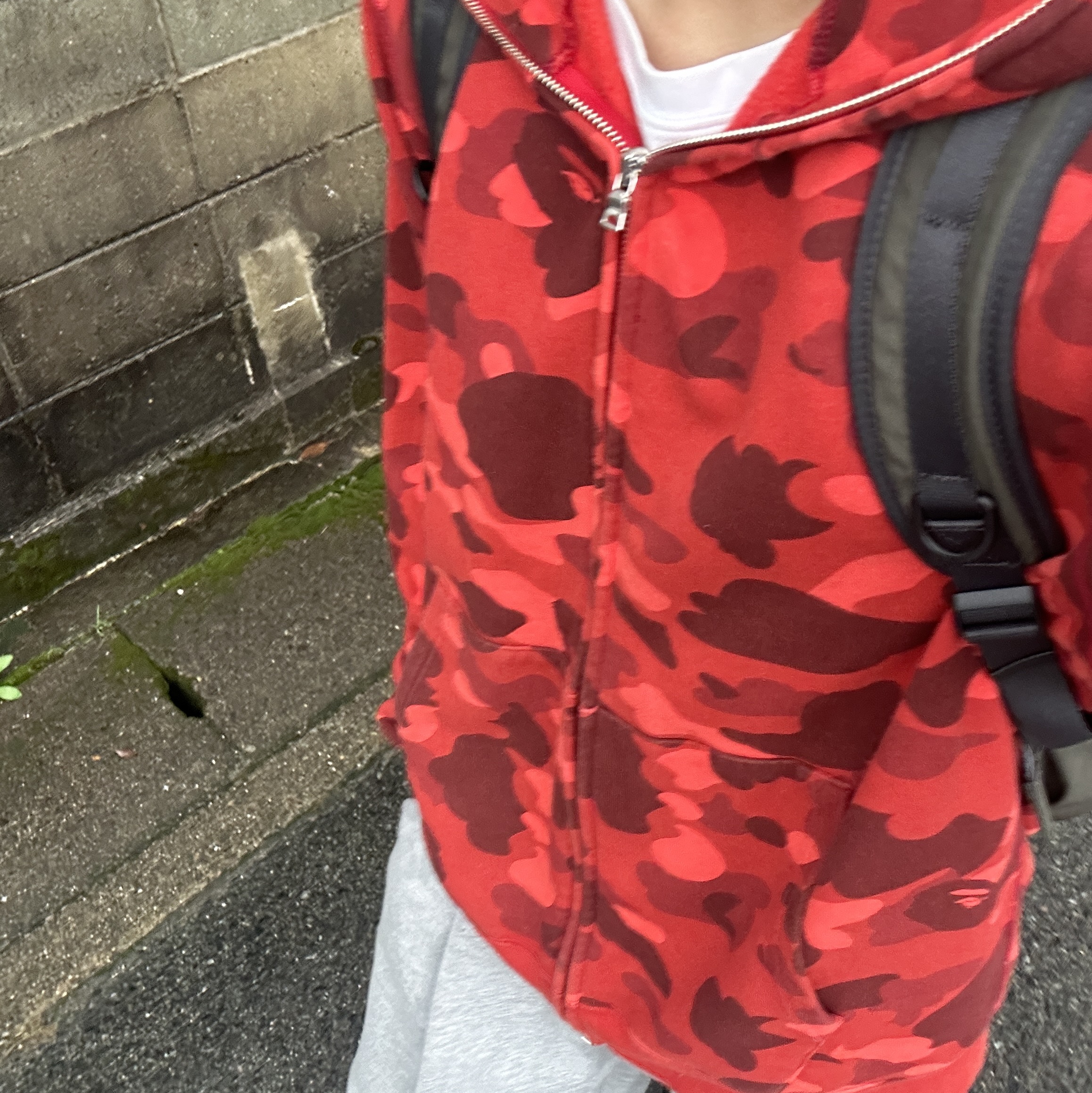BAPE Color Camo Shark Full Zip Hoodie Red 착용 스타일