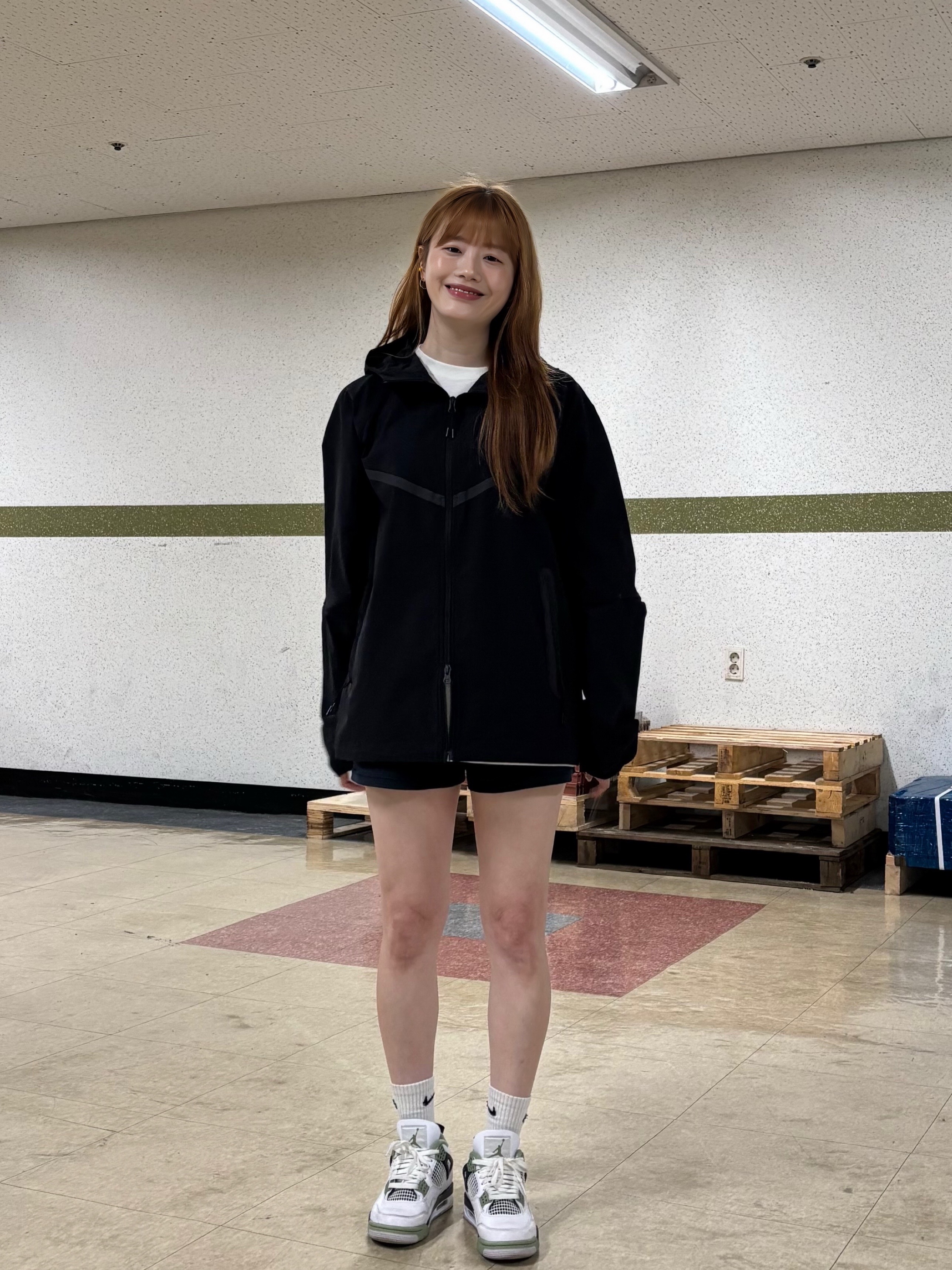 Nike Tech Windrunner Woven Full-Zip Jacket Black - Asia, (W) Jordan 4 Retro Oil Green 착용 스타일 - 3