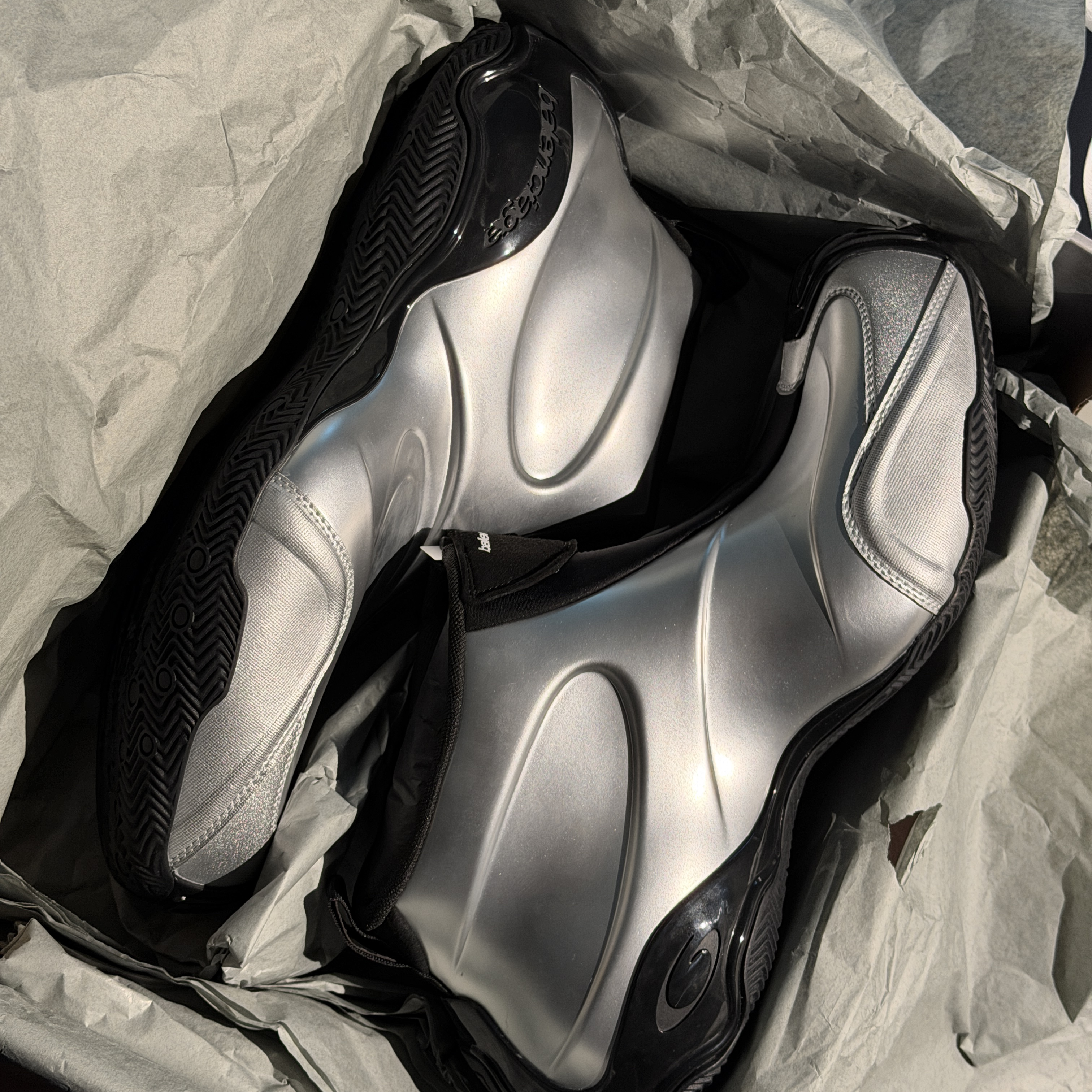 Nonnod Sulfur Dye Serge Bomber Jacket Vintage Khaki, Balenciaga Basketball Sneakers Silver Black 착용 스타일 - 6