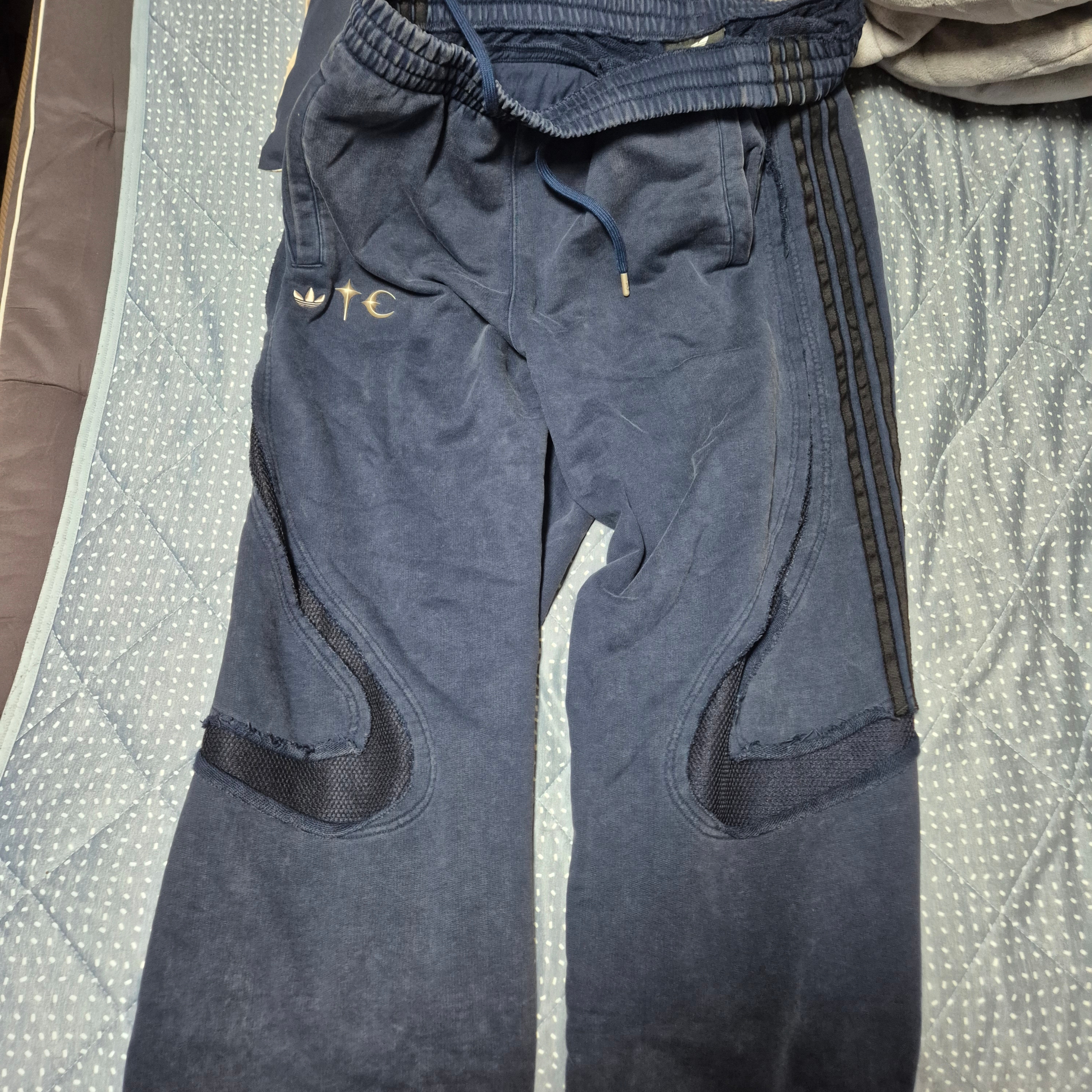 Adidas x Thug Club Teamgeist Sweatpants Night Indigo - KR Sizing 착용 스타일 - 2