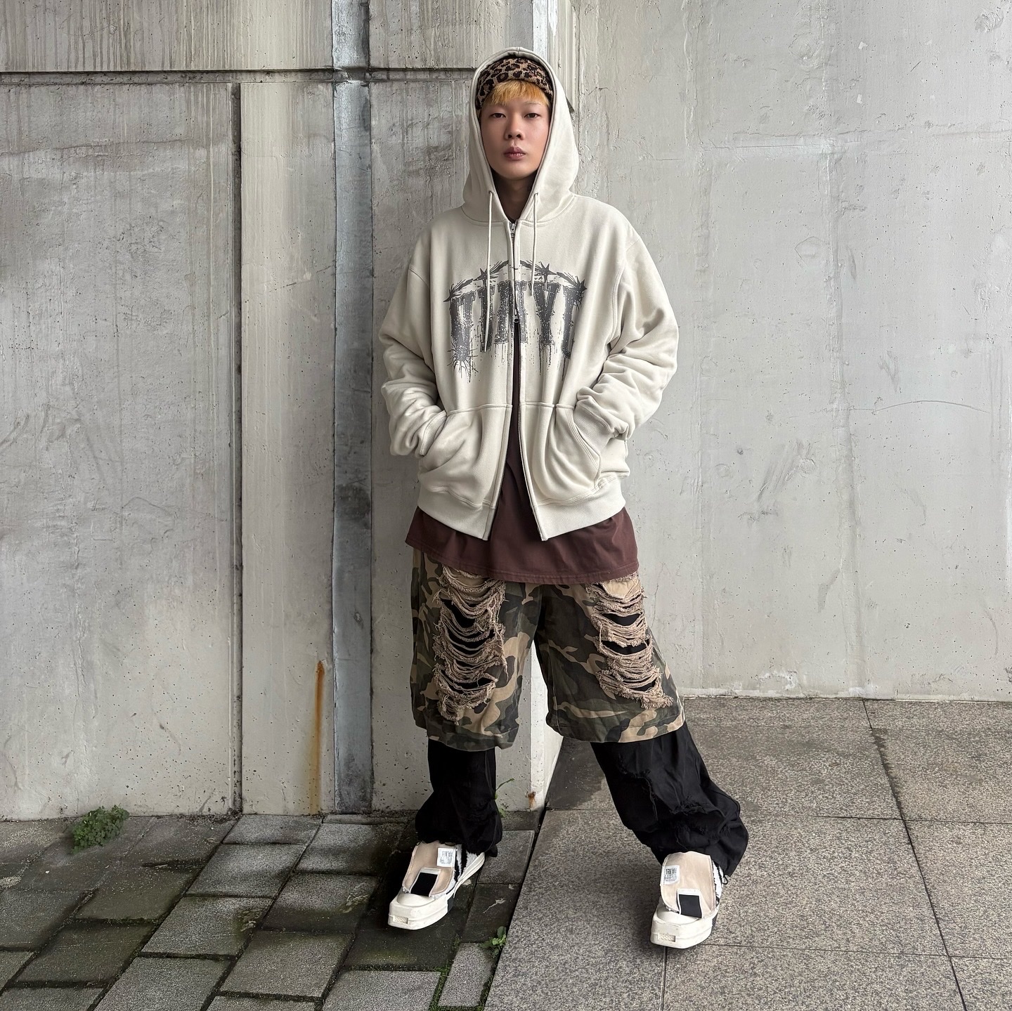 Converse x Drkshdw Turbodrk Chuck 70 Hi Lilly White, Suade Leopard Beanie Leopard 착용 스타일 - 2