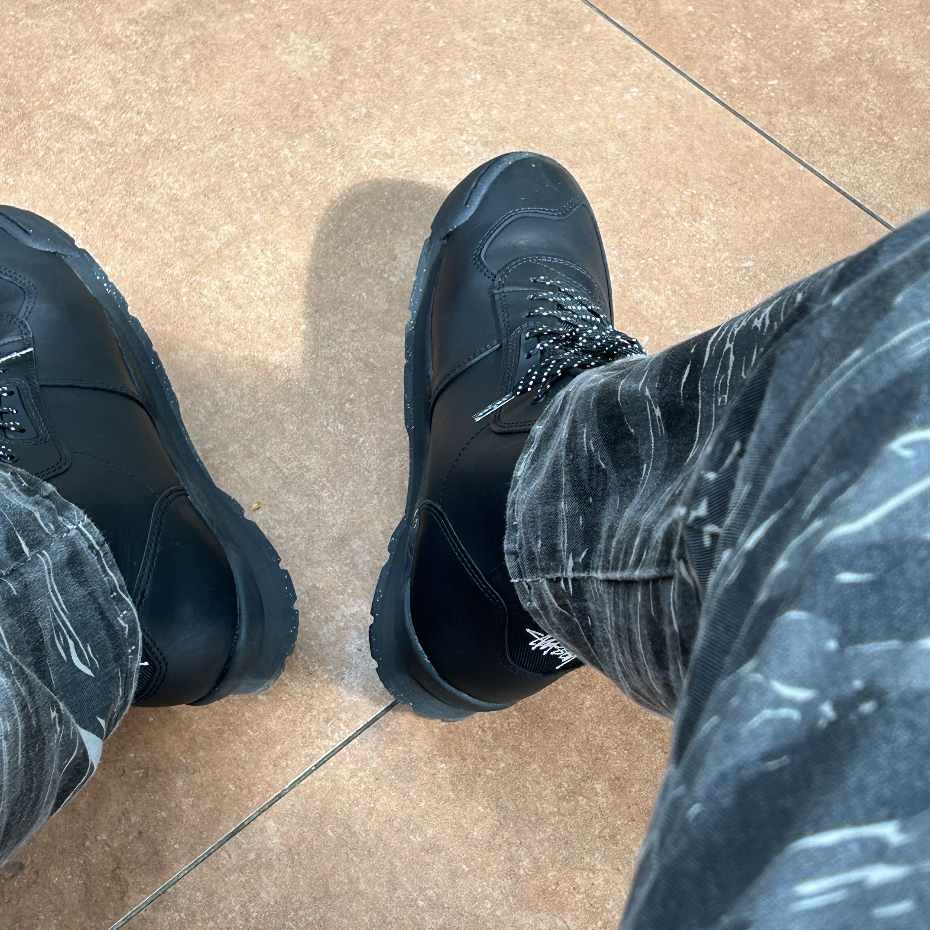 Nike x Stussy Air Baltoro Black and White 착용 스타일
