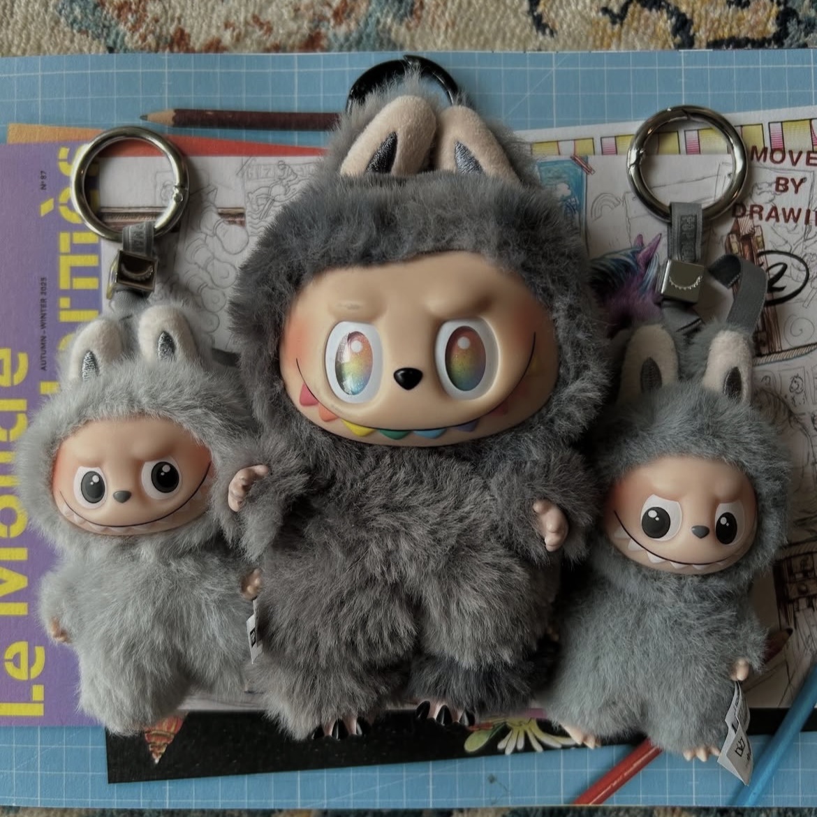 Pop Mart Labubu The Monsters Pin For Love Series Vinyl Plush Pendant (A-M) C (Opened Case), Pop Mart Labubu The Monsters Pin For Love Series Vinyl Plush Pendant (N-Z) W (Opened Case) 착용 스타일