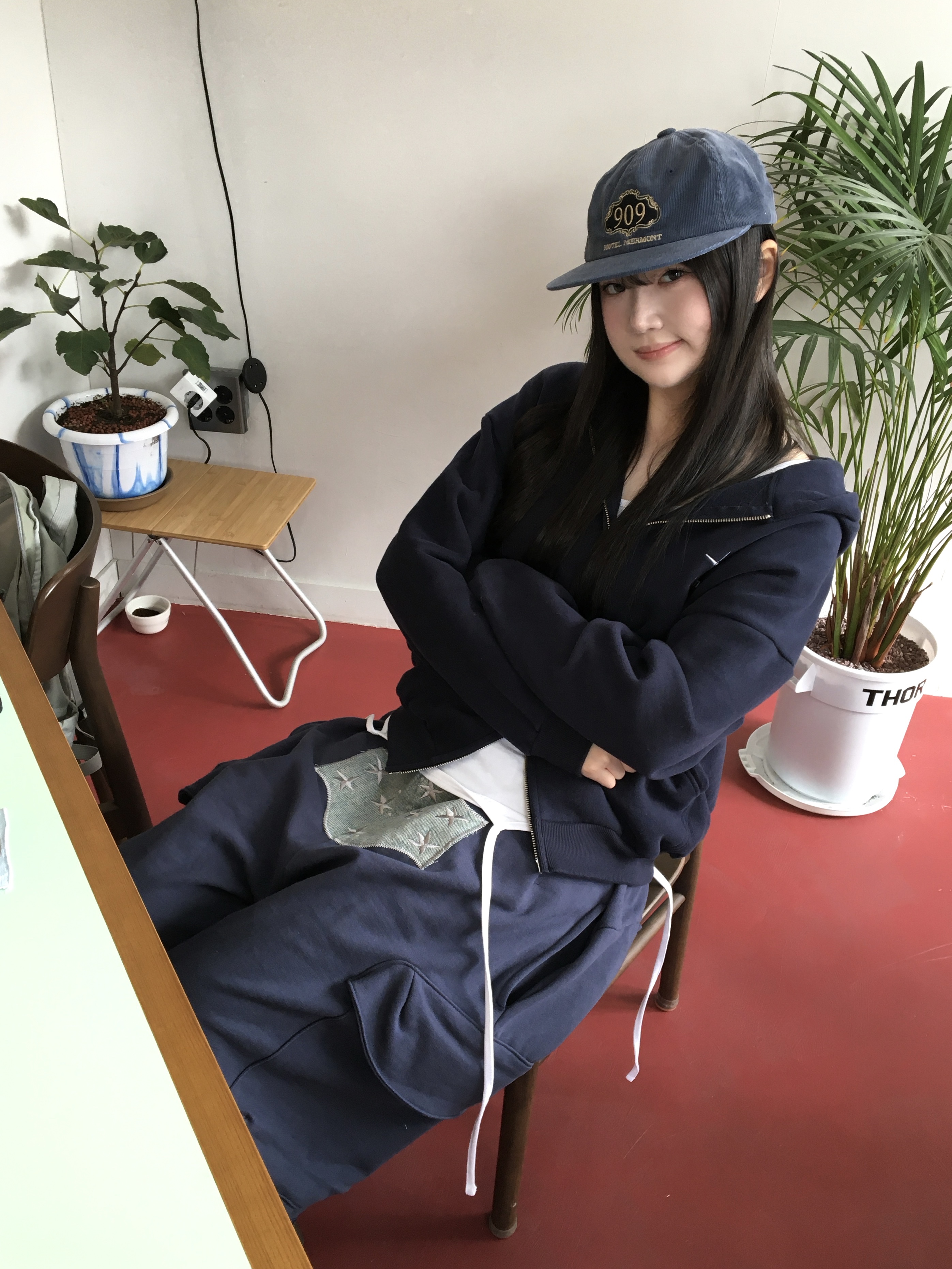 Karactor Champ Bermuda Sweatpants Navy 착용 스타일 - 1