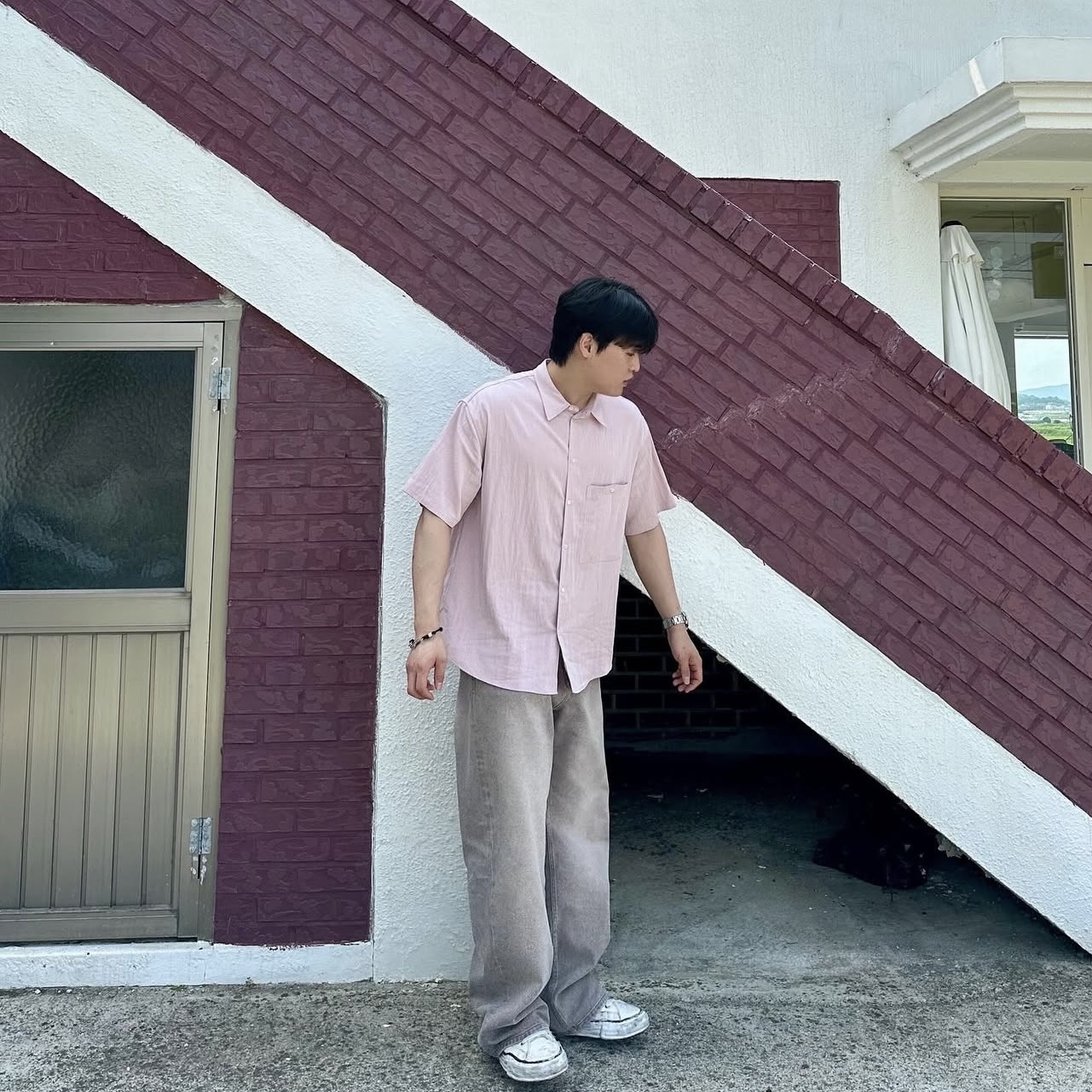 Maison Mihara Yasuhiro Peterson OG Sole Canvas Low Sneakers White 착용 스타일 - 1