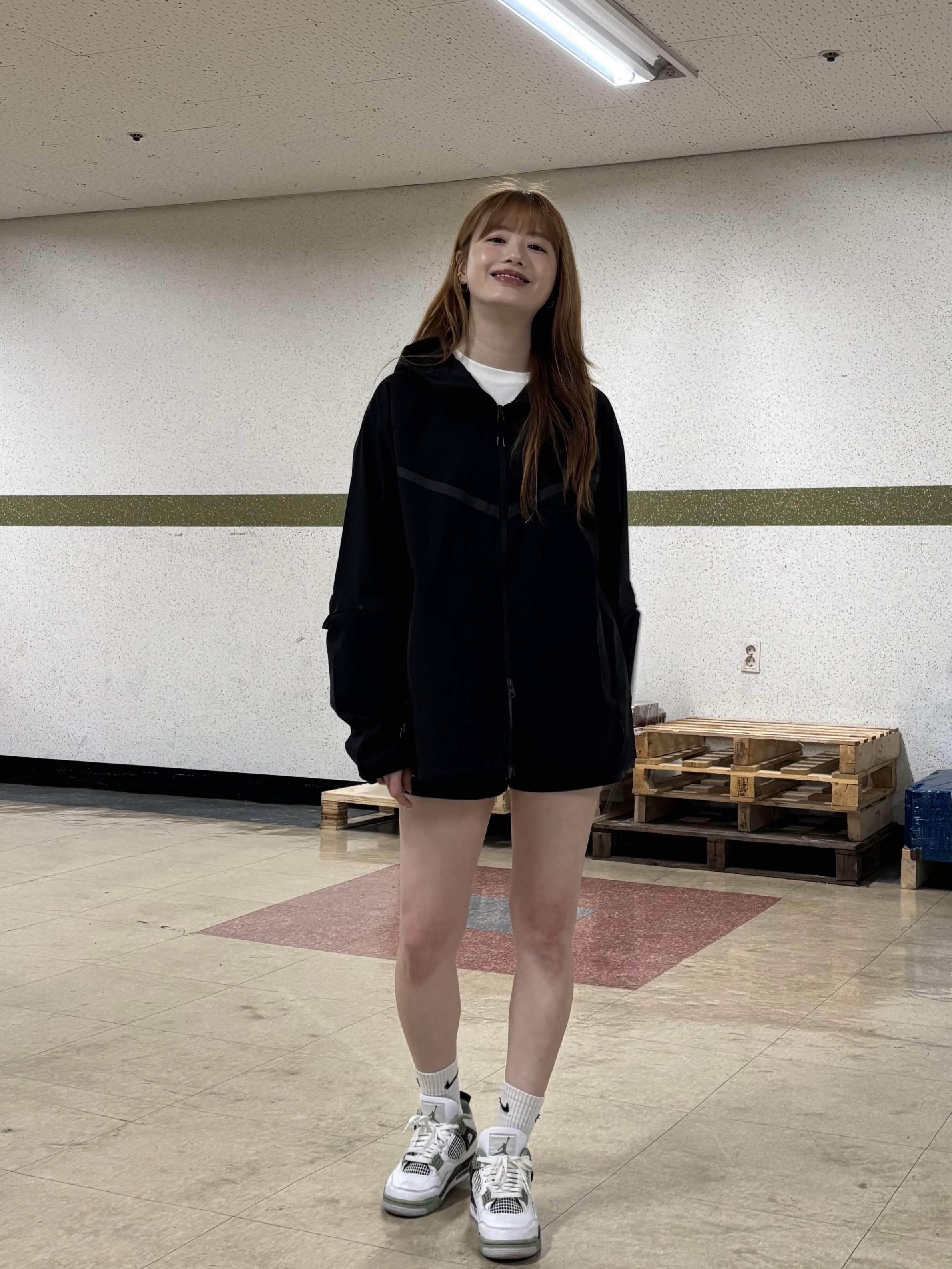 Nike Tech Windrunner Woven Full-Zip Jacket Black - Asia, (W) Jordan 4 Retro Oil Green 착용 스타일 - 4