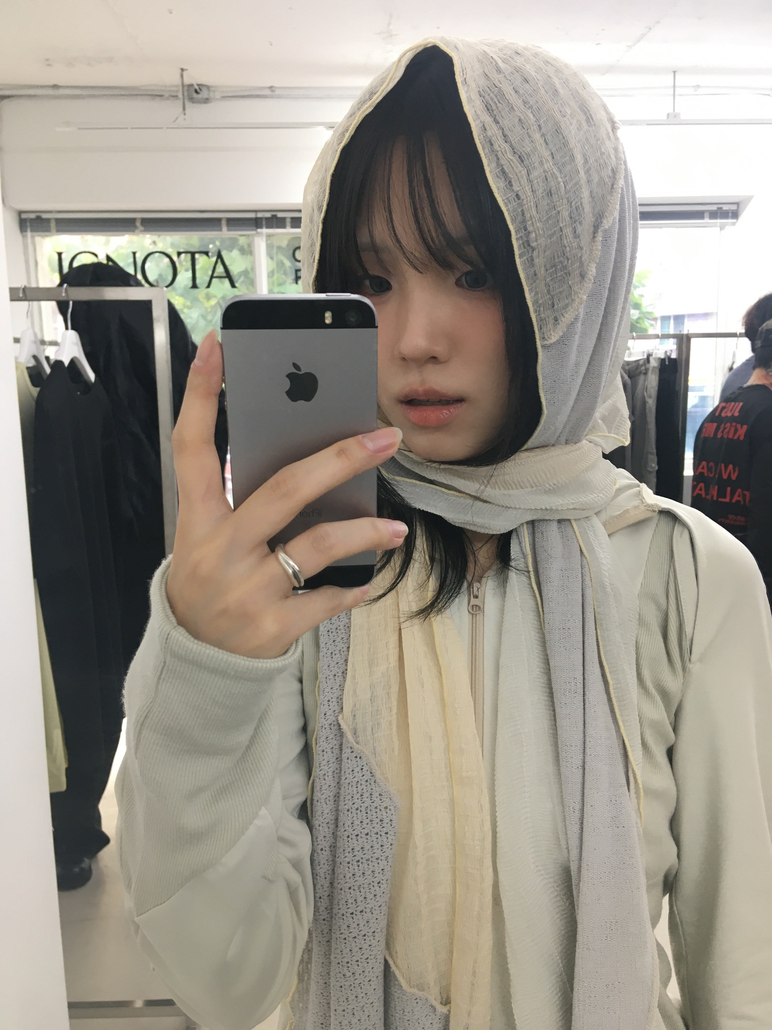 Kiyoi Jersey Light Jacket Ivory 착용 스타일