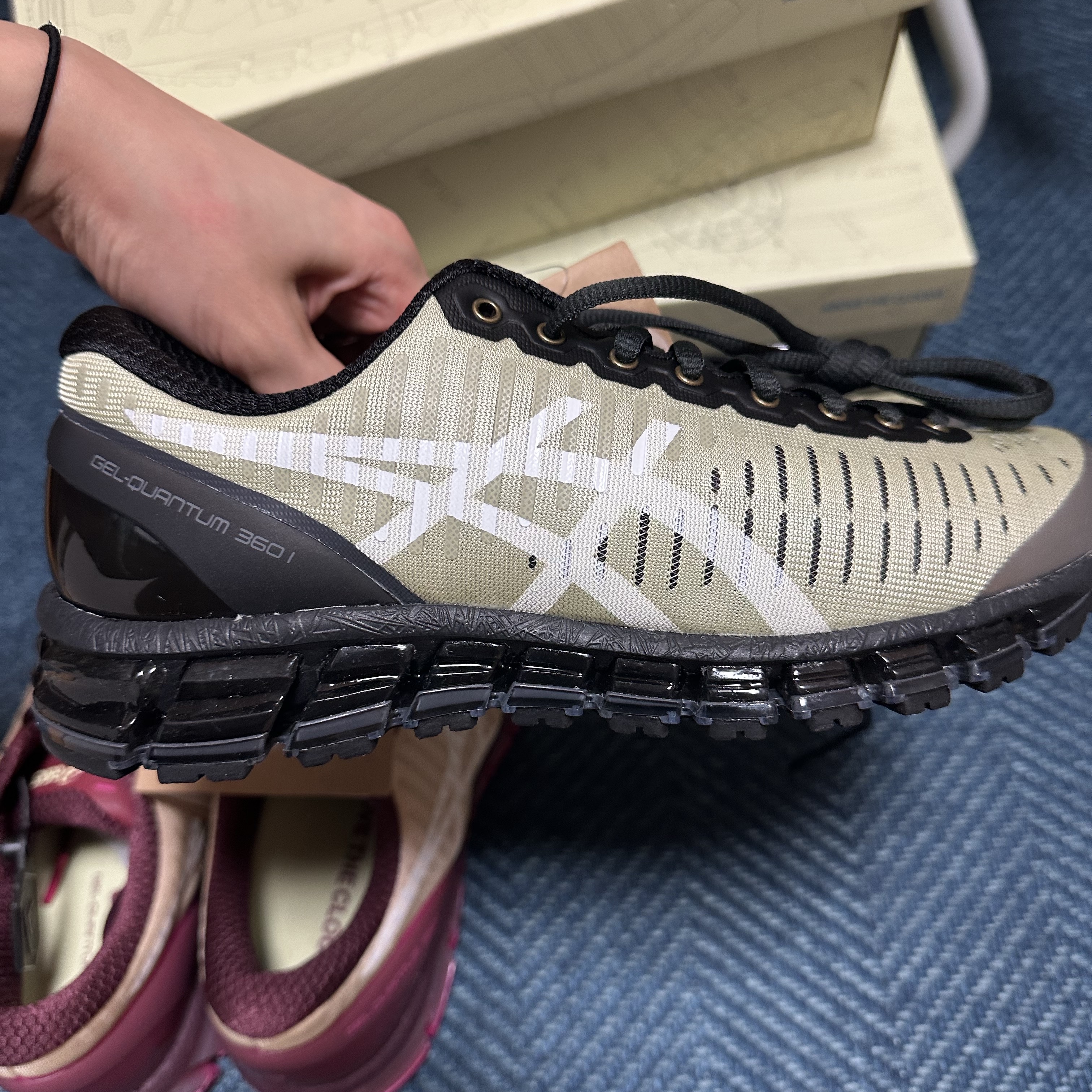 Asics x Above The Clouds Gel-Quantum 360 I Soft Yellow Black 착용 스타일